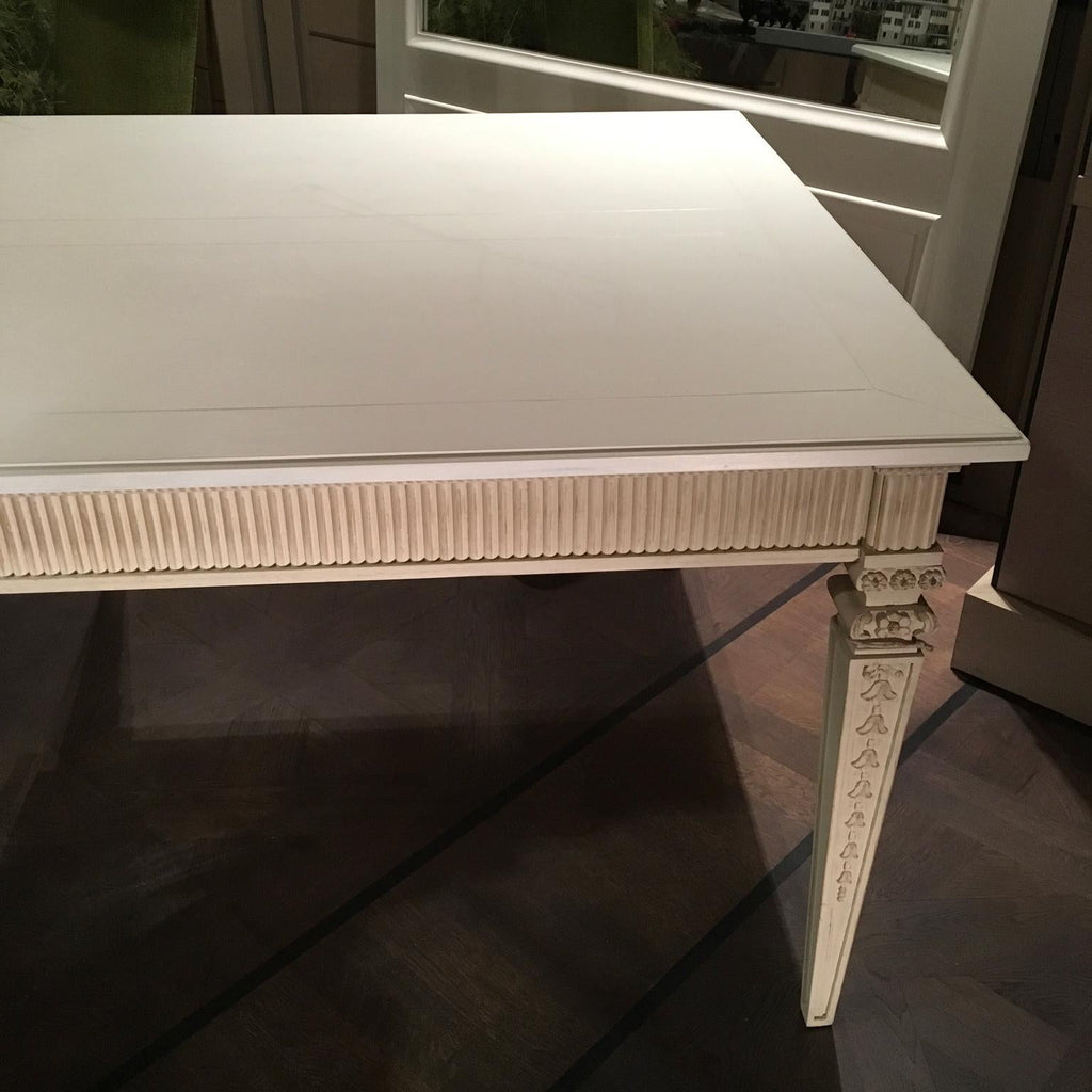 https://a.1stdibscdn.com/louis-xvi-french-style-white-ecru-hand-lacquered-carved-oak-square-dining-table-for-sale-picture-10/f_36621/f_115424031536086656554/IMG_4785_master.JPG