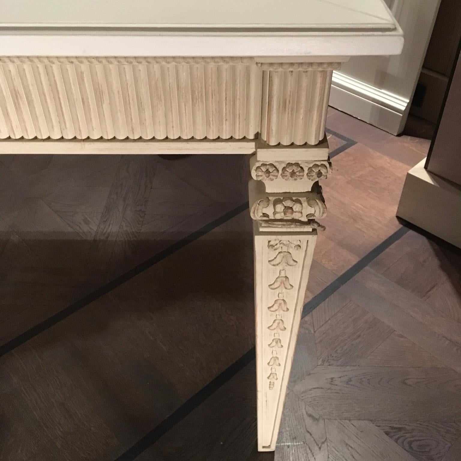 https://a.1stdibscdn.com/louis-xvi-french-style-white-ecru-hand-lacquered-carved-oak-square-dining-table-for-sale-picture-11/f_36621/f_115424031536086660984/IMG_4786_master.JPG