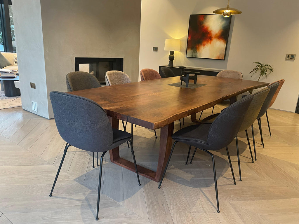 https://a.1stdibscdn.com/book-matched-rippled-english-walnut-table-for-sale-picture-11/f_28993/f_276254721646405922155/IMG_4819_master.jpeg