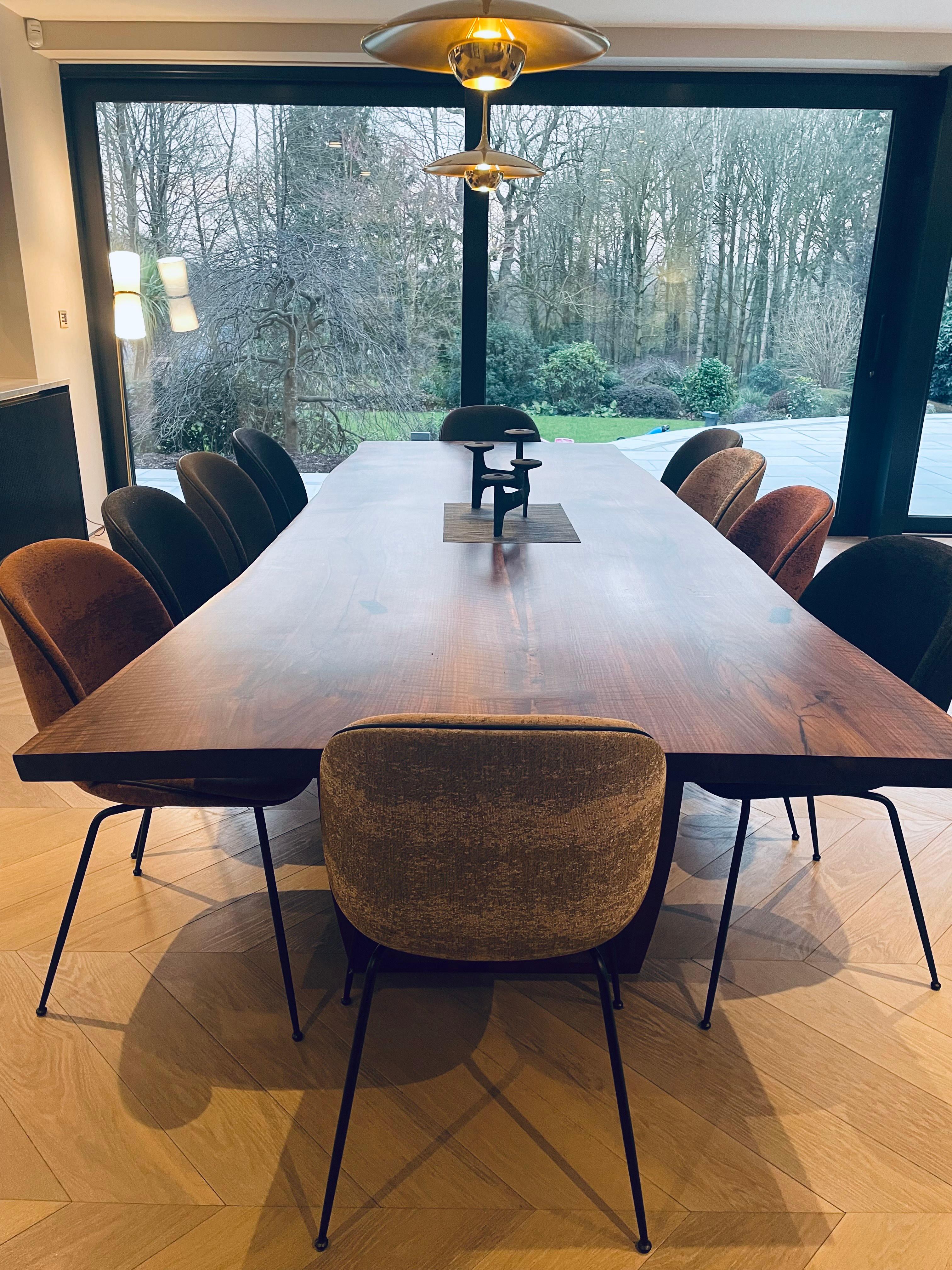 https://a.1stdibscdn.com/book-matched-rippled-english-walnut-table-for-sale-picture-12/f_28993/f_276254721646405936643/IMG_4822_master.jpeg