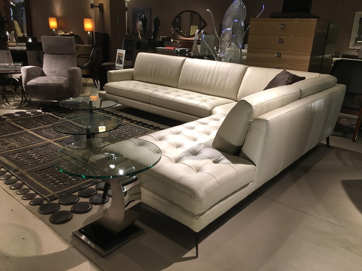 https://a.1stdibscdn.com/lifetime-leather-sectional-ivory-color-tufting-with-tone-on-tone-stitchings-for-sale-picture-3/f_45442/1559596026933/IMG_4999_master.jpg