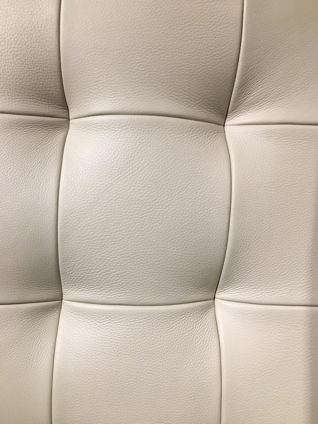 https://a.1stdibscdn.com/lifetime-leather-sectional-ivory-color-tufting-with-tone-on-tone-stitchings-for-sale-picture-5/f_45442/1559596022405/IMG_5006_master.jpg