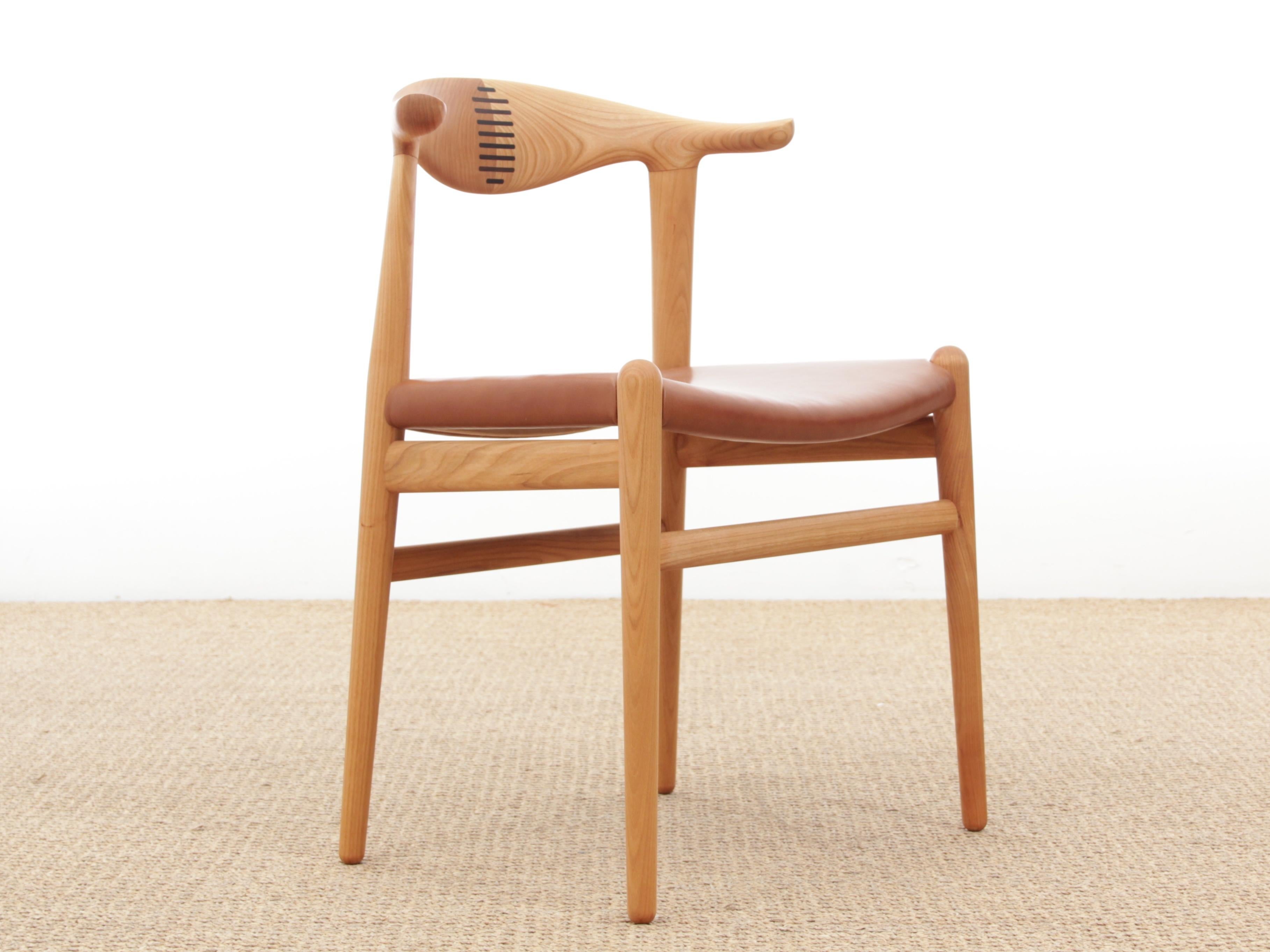 https://a.1stdibscdn.com/mid-century-modern-scandinavian-chair-model-cow-horn-pp-505-by-hans-wegner-new-for-sale-picture-3/f_17192/1555518051781/IMG_5024_master.JPG