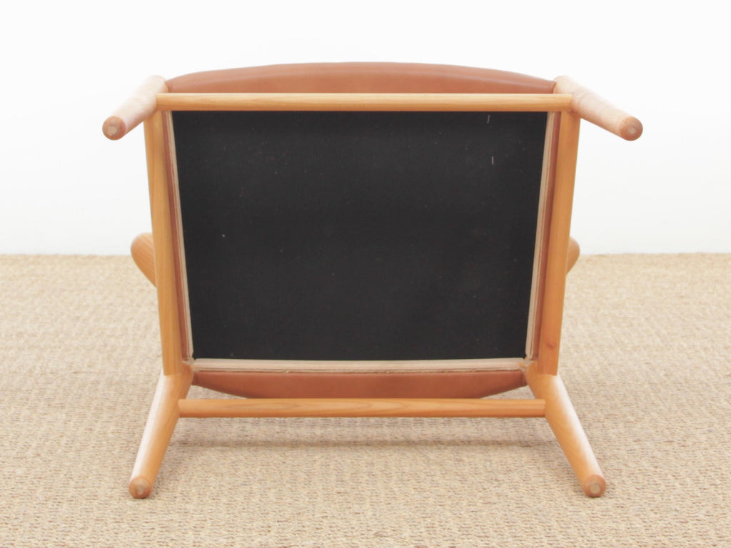https://a.1stdibscdn.com/mid-century-modern-scandinavian-chair-model-cow-horn-pp-505-by-hans-wegner-new-for-sale-picture-8/f_17192/1555518061477/IMG_5029_master.JPG
