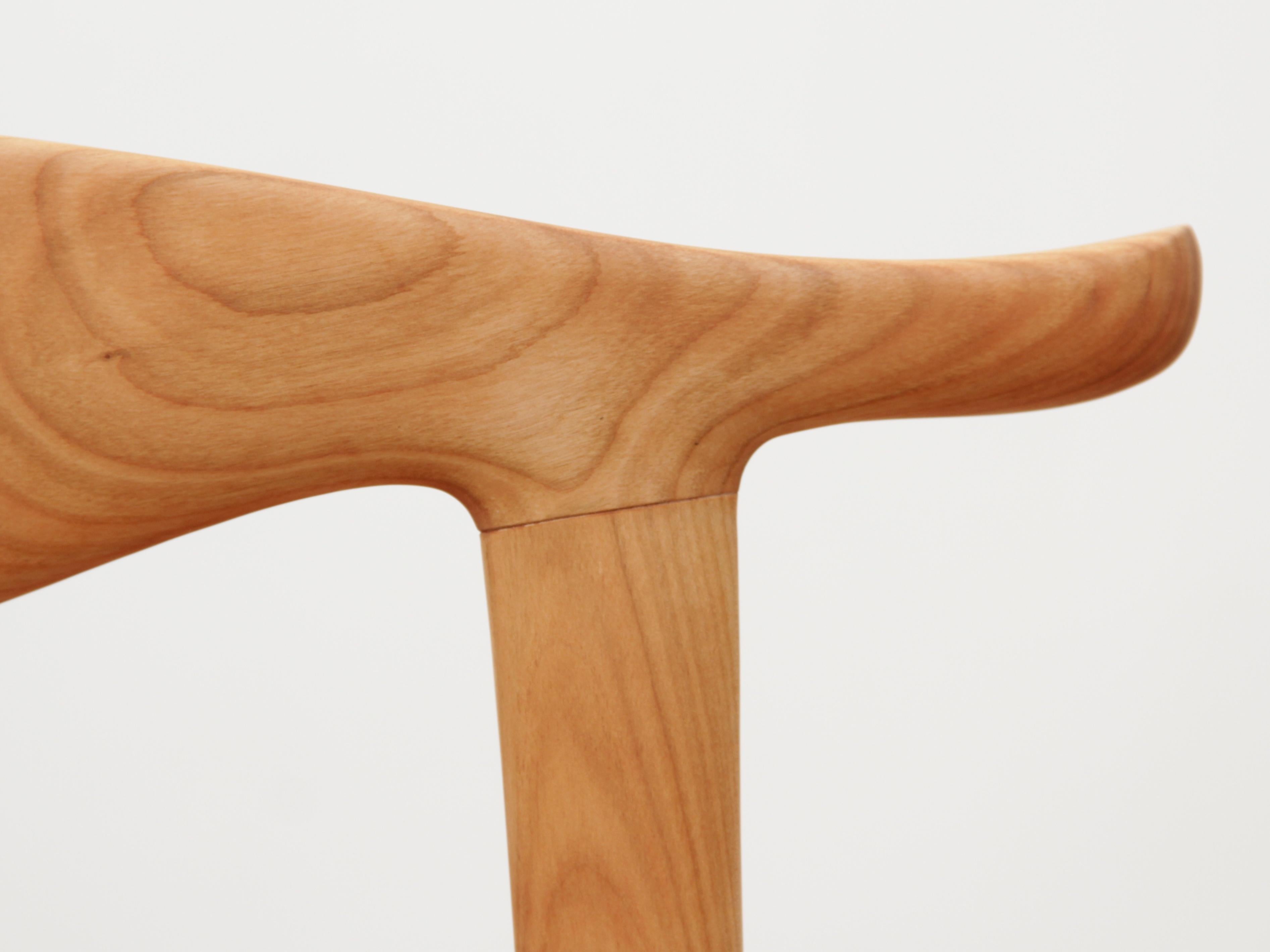 https://a.1stdibscdn.com/mid-century-modern-scandinavian-chair-model-cow-horn-pp-505-by-hans-wegner-new-for-sale-picture-15/f_17192/1555518047419/IMG_5040_master.JPG
