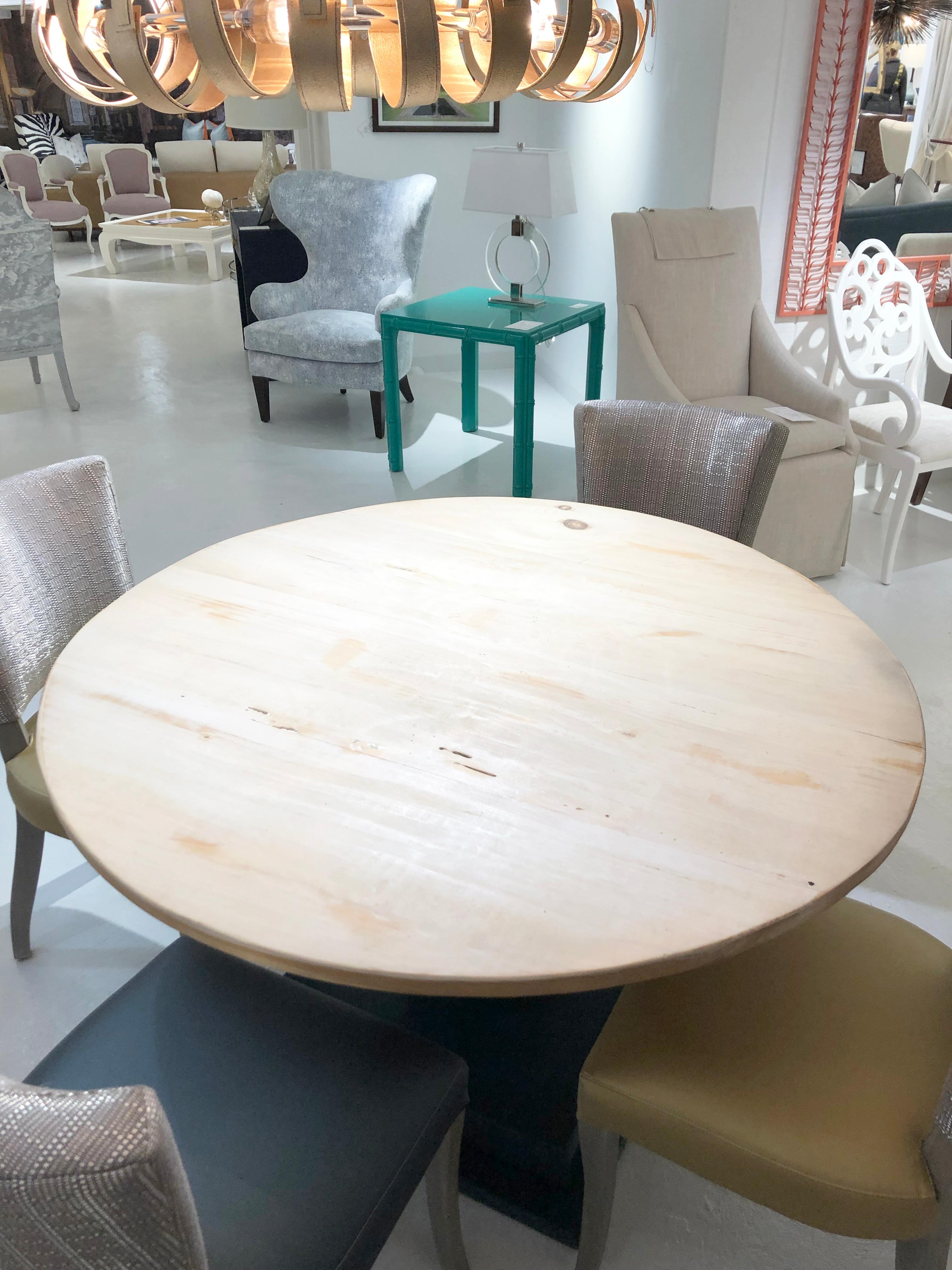 https://a.1stdibscdn.com/round-pedestal-dining-table-for-sale-picture-5/f_21233/f_74332931555014620463/IMG_5050_master.jpg