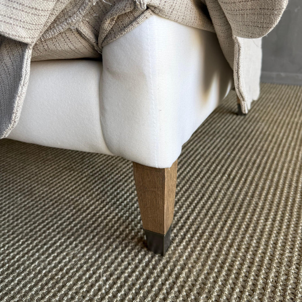 https://a.1stdibscdn.com/linen-slip-covered-madison-chair-with-scallop-skirt-detail-and-down-cushion-for-sale-picture-15/f_18223/f_490777321772659719242/IMG_5192_master.jpeg