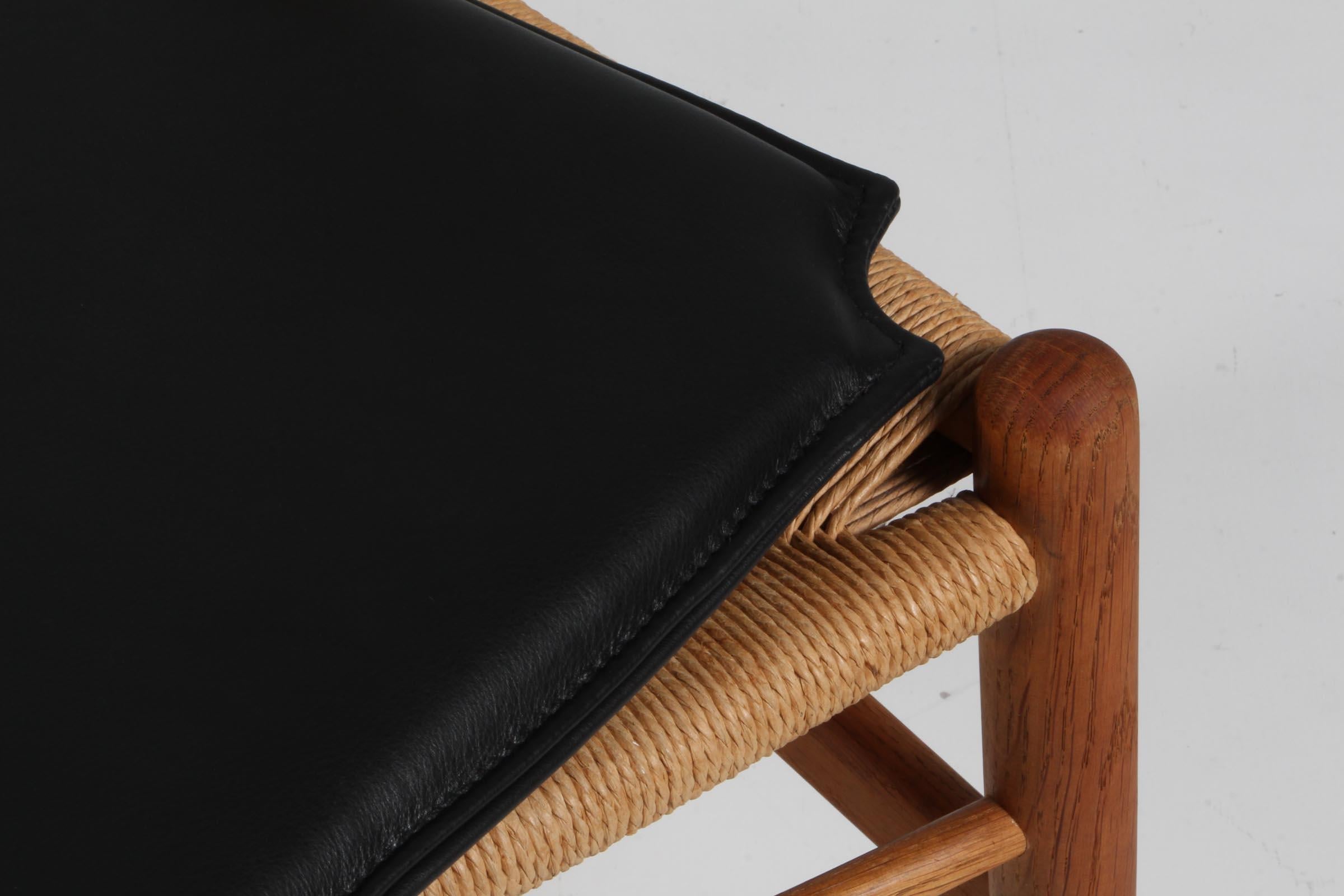 https://a.1stdibscdn.com/hans-j-wegner-cushion-for-wishbone-chair-ch24-for-sale-picture-5/f_42391/f_360656621694155639051/IMG_5216_master.jpg