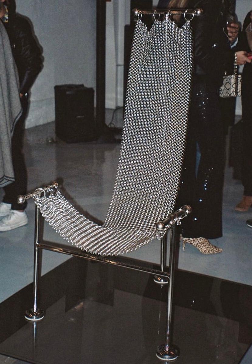 https://a.1stdibscdn.com/chainmail-sculptural-chair-nickel-plated-steel-finish-hand-linked-mesh-for-sale-picture-6/f_69682/f_361508621694645064665/IMG_5223_master.jpg