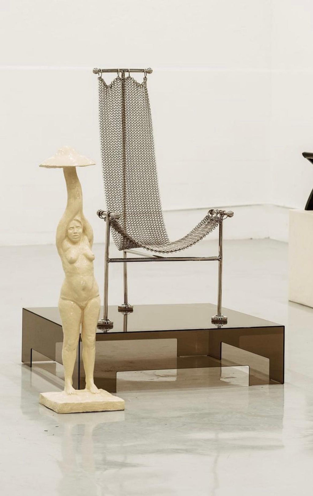 https://a.1stdibscdn.com/chainmail-sculptural-chair-nickel-plated-steel-finish-hand-linked-mesh-for-sale-picture-9/f_69682/f_361508621694645064226/IMG_5226_master.jpg