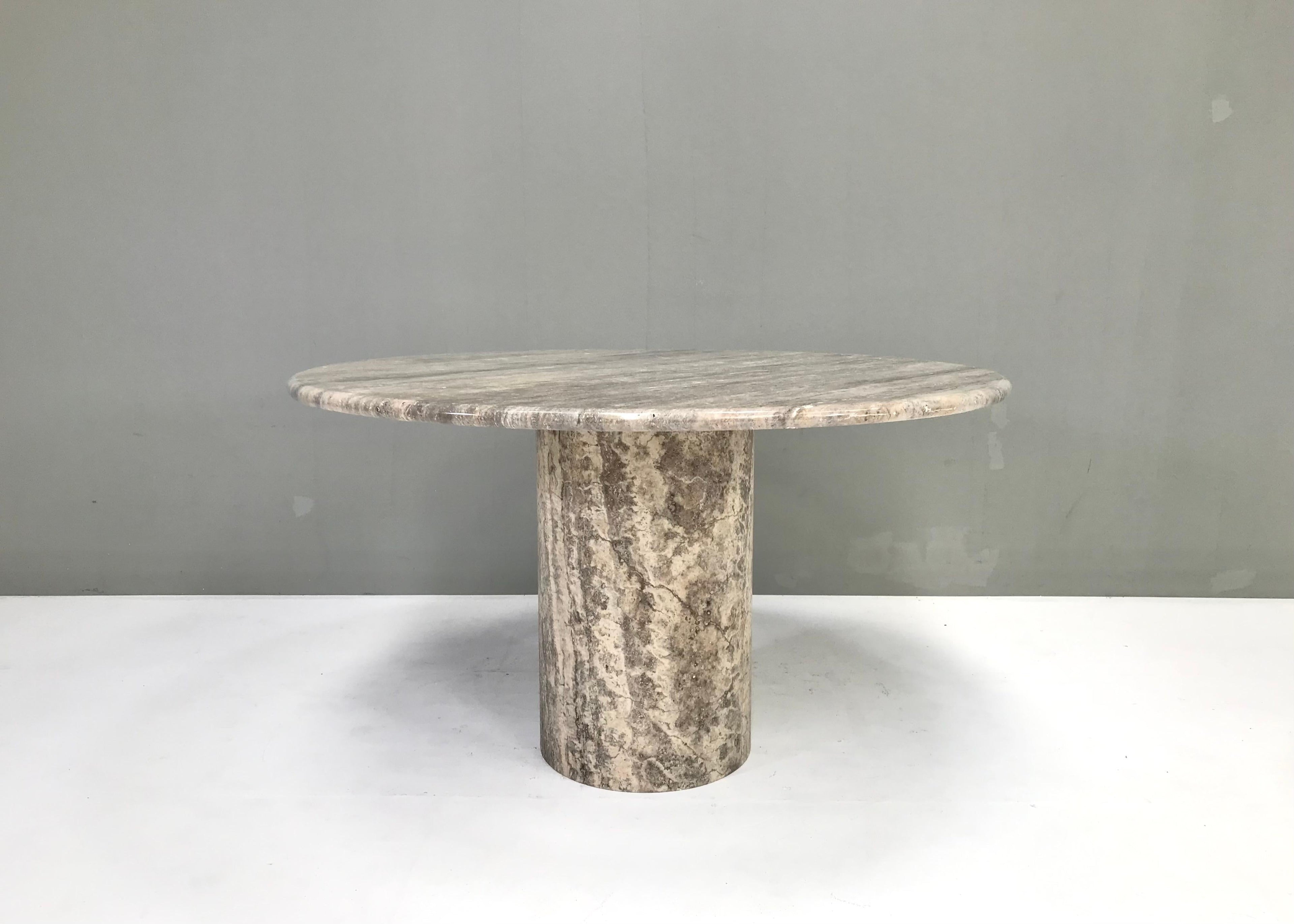https://a.1stdibscdn.com/grey-beige-travertine-round-dining-table-in-the-manor-of-upup-mangiarotti-for-sale-picture-2/f_17122/f_409730721723100952738/IMG_5319_master.jpeg