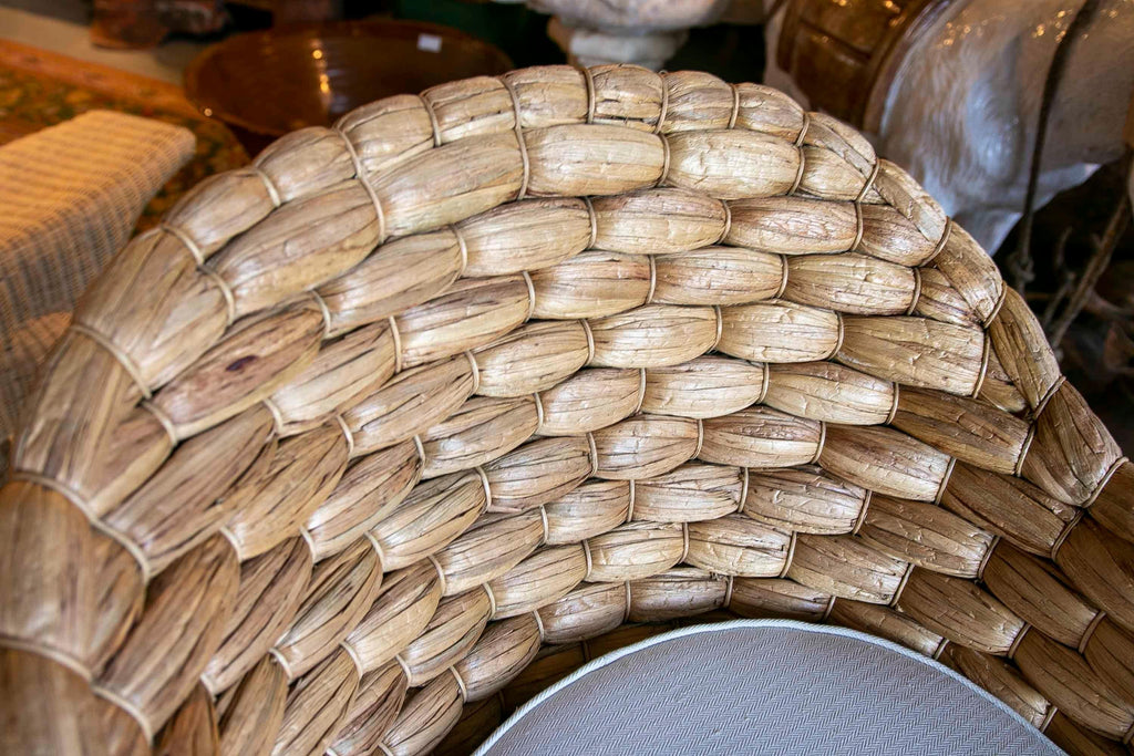 https://a.1stdibscdn.com/pair-of-rattan-armchairs-with-backrest-and-cushions-in-white-for-sale-picture-12/f_30443/f_356632621691763962614/IMG_5329_master.jpg