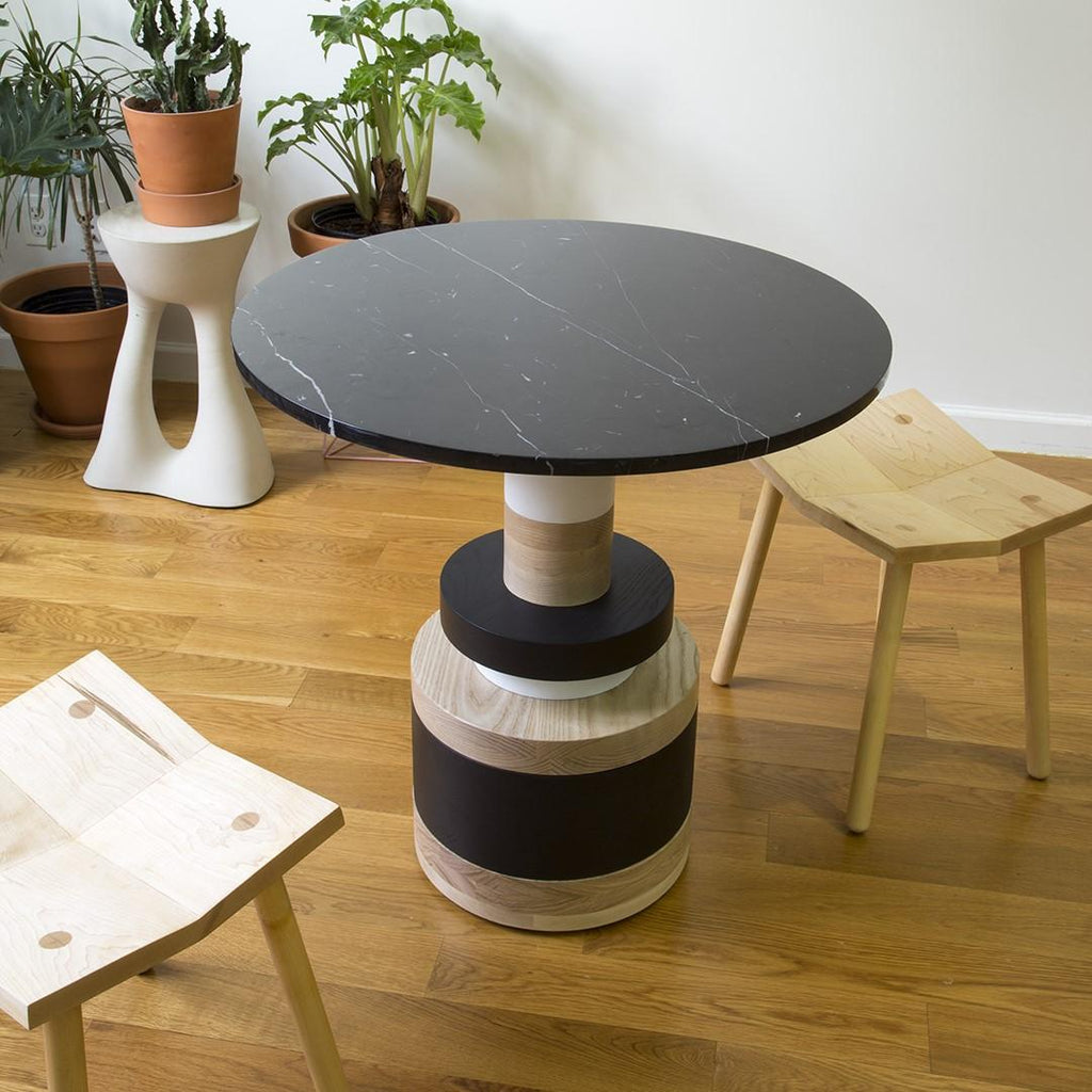 https://a.1stdibscdn.com/sass-dining-table-from-souda-small-black-marble-top-for-sale-picture-12/f_23153/f_266755121751829053319/IMG_5362_master.jpg
