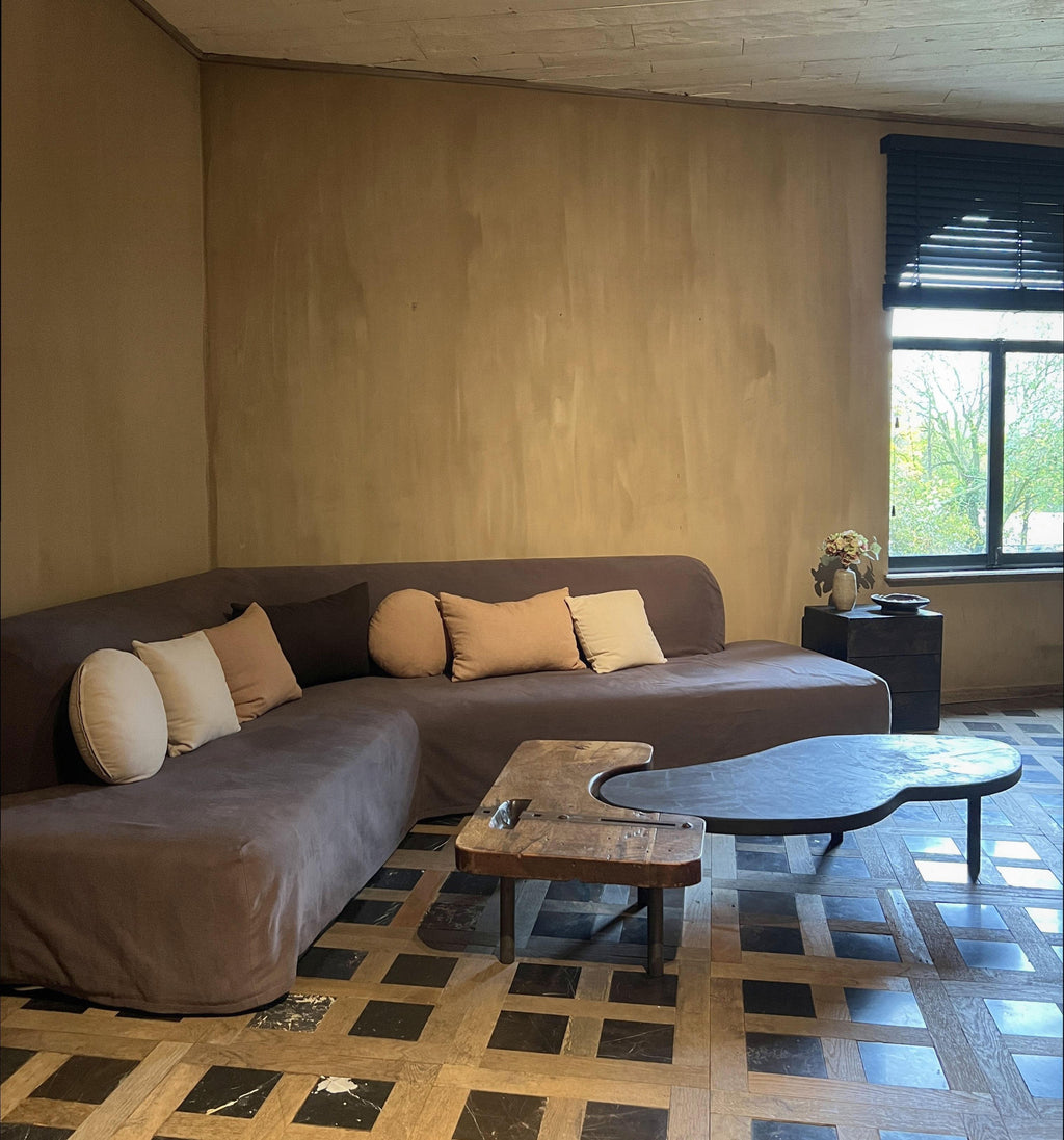 https://a.1stdibscdn.com/slipcover-sofa-tristan-custom-made-for-sale-picture-4/f_20233/f_370502021699733930400/IMG_5429_master.JPG