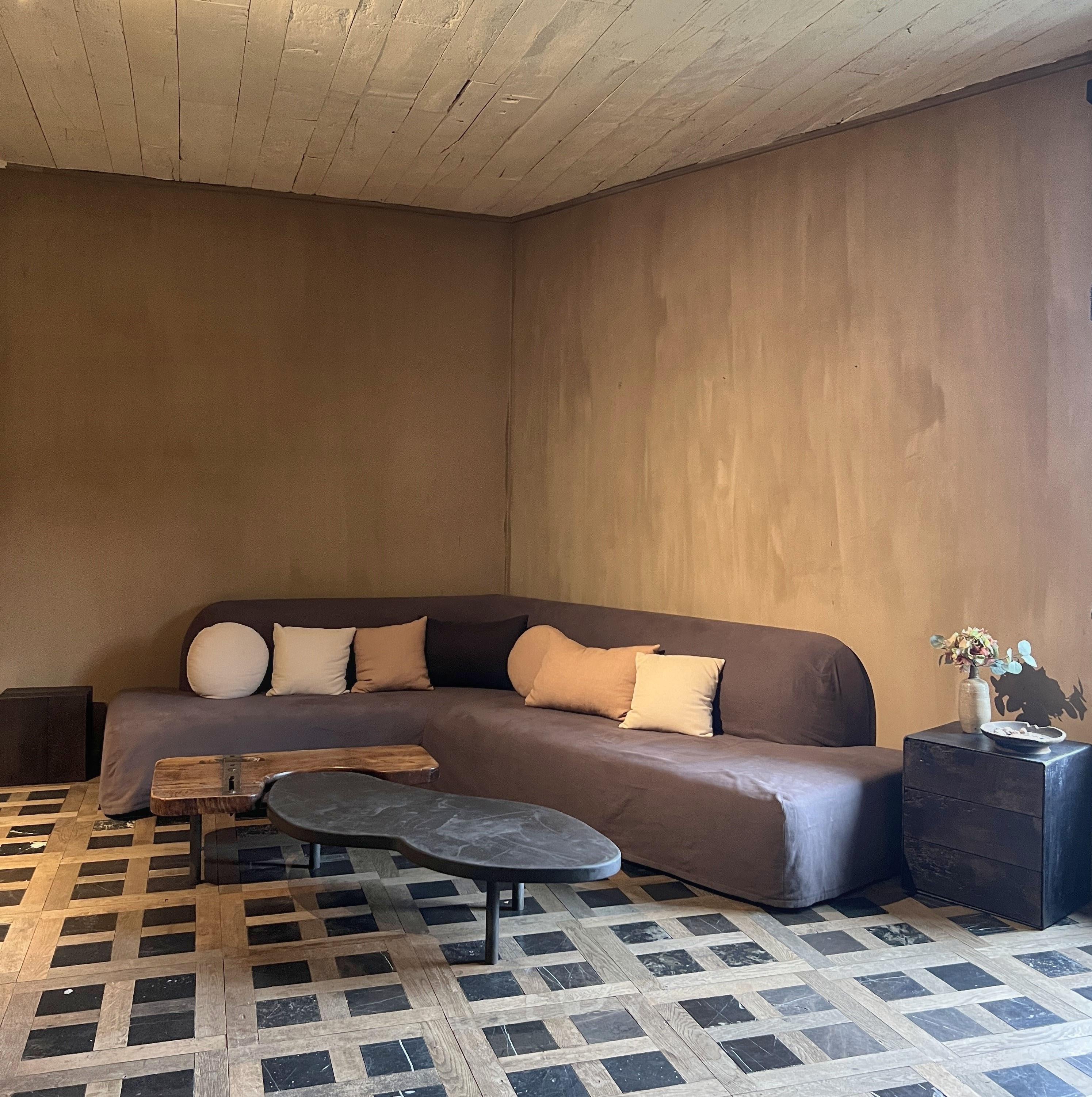 https://a.1stdibscdn.com/slipcover-sofa-tristan-custom-made-for-sale-picture-5/f_20233/f_370502021699733930938/IMG_5430_master.JPG
