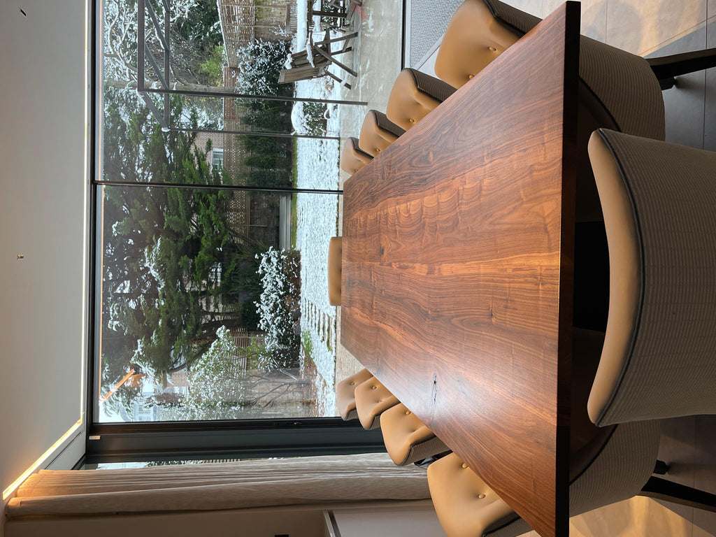 https://a.1stdibscdn.com/american-walnut-dining-table-for-sale-picture-3/f_85912/f_369525821699215534134/IMG_5456_master.jpeg