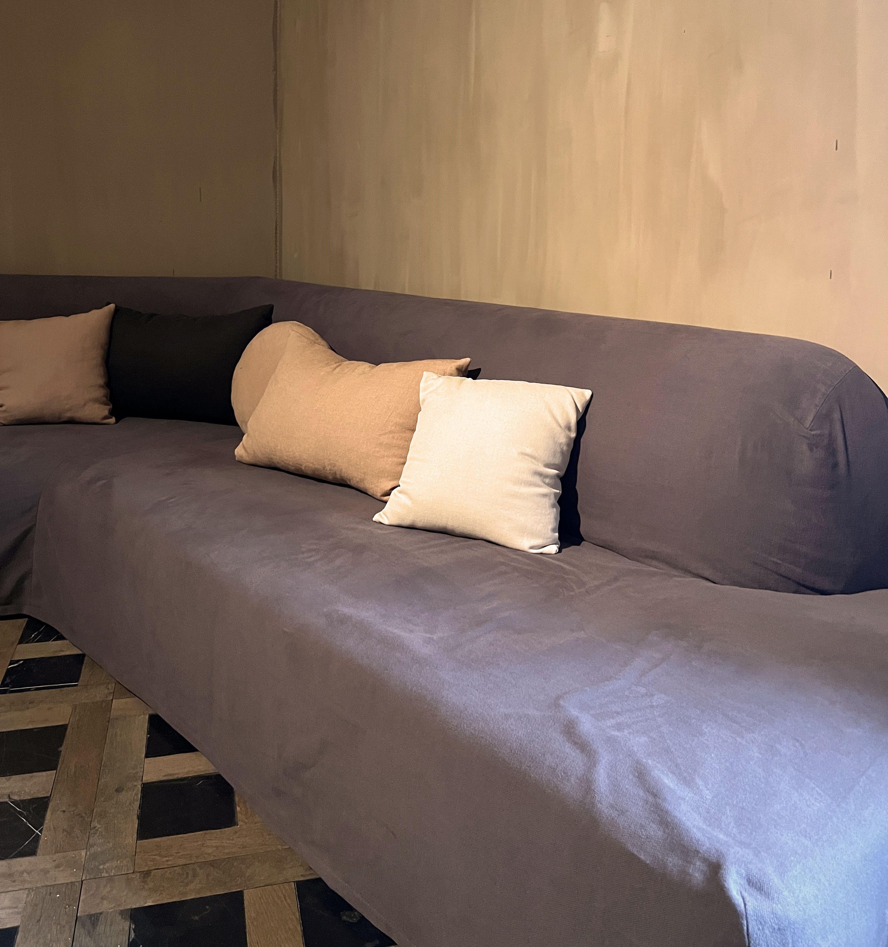 https://a.1stdibscdn.com/slipcover-sofa-tristan-custom-made-for-sale-picture-3/f_20233/f_370502021699733929879/IMG_5456_master.JPG