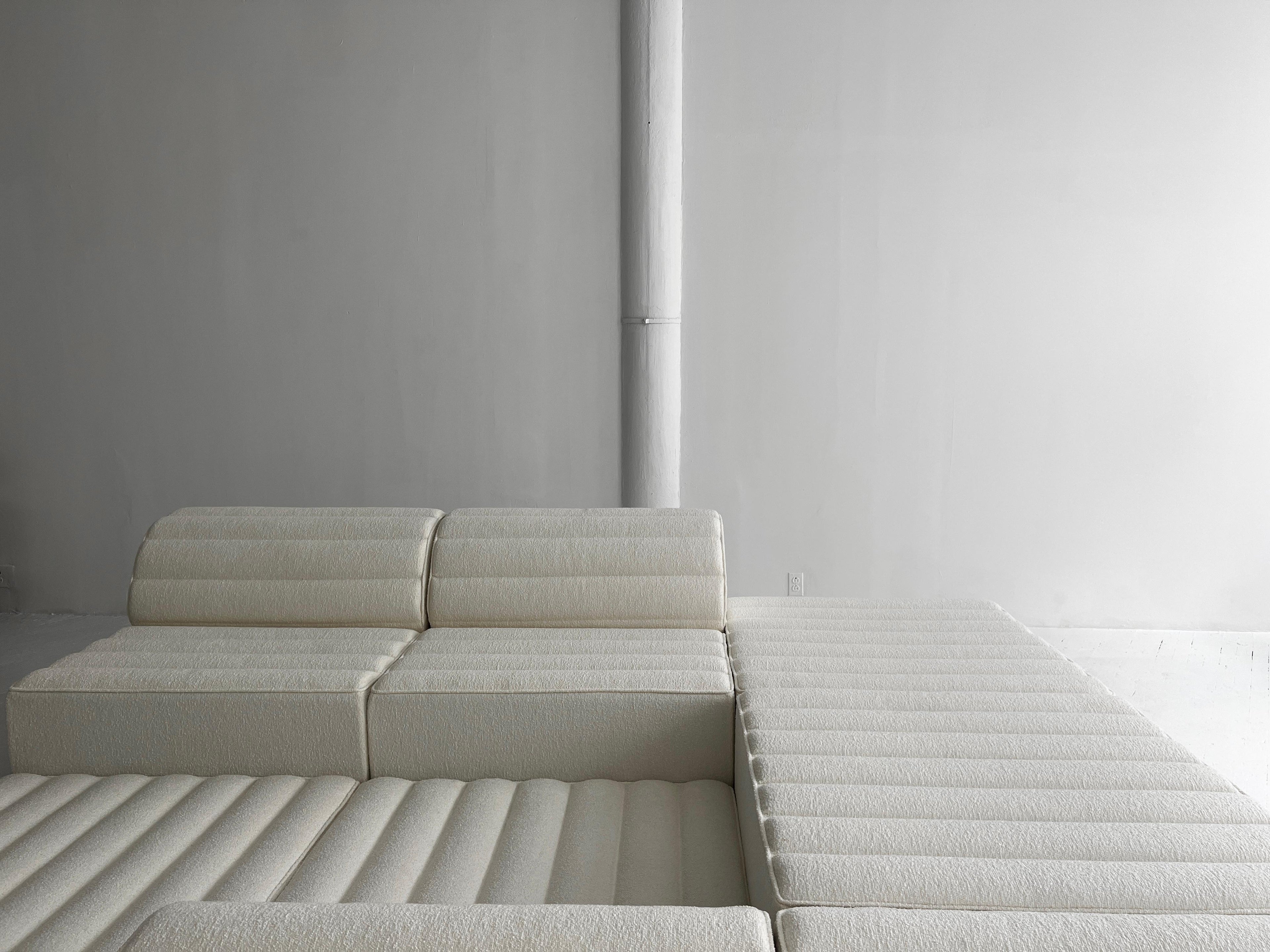 https://a.1stdibscdn.com/acerbis-free-system-sofa-by-claudio-salocchi-utopia-for-sale-picture-4/f_16392/f_442344321743022119836/IMG_5503_master.jpg