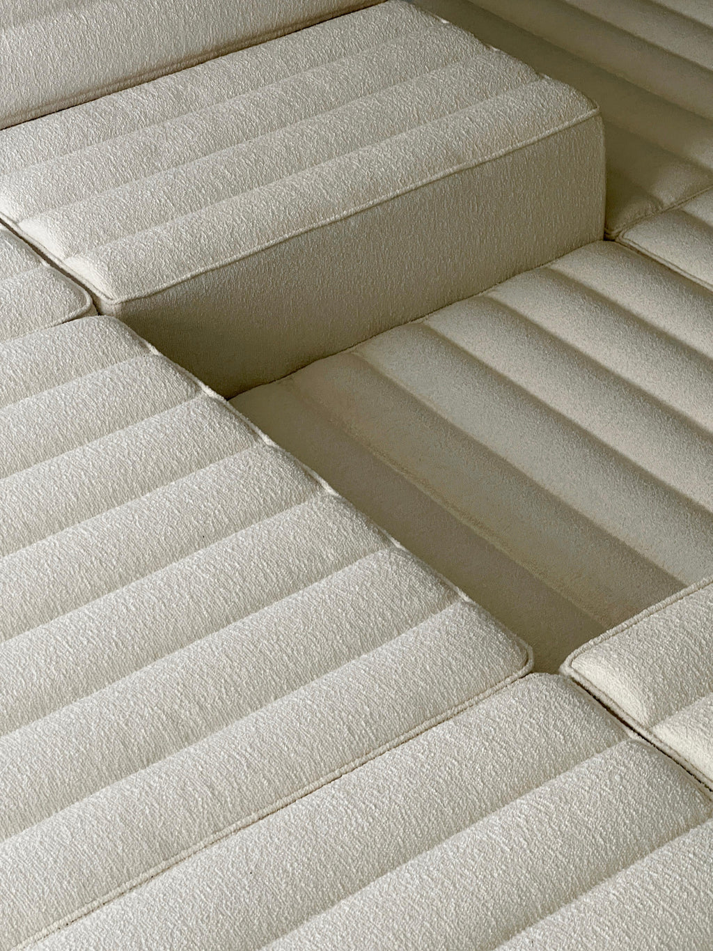 https://a.1stdibscdn.com/acerbis-free-system-sofa-by-claudio-salocchi-utopia-for-sale-picture-5/f_16392/f_442344321743022121498/IMG_5510_master.jpg