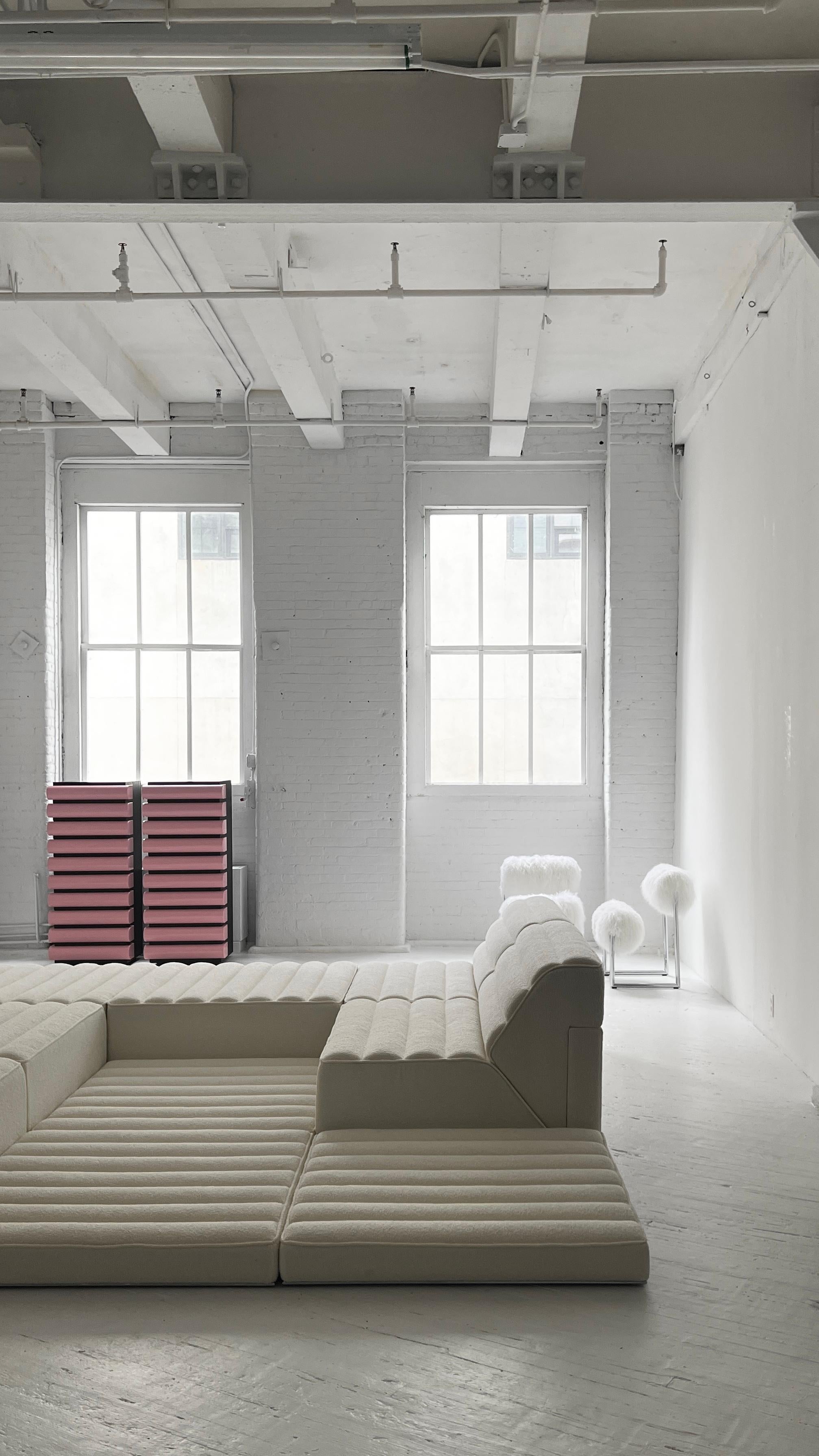 https://a.1stdibscdn.com/acerbis-free-system-sofa-by-claudio-salocchi-utopia-for-sale-picture-6/f_16392/f_442344321743022120550/IMG_5534_master.jpg