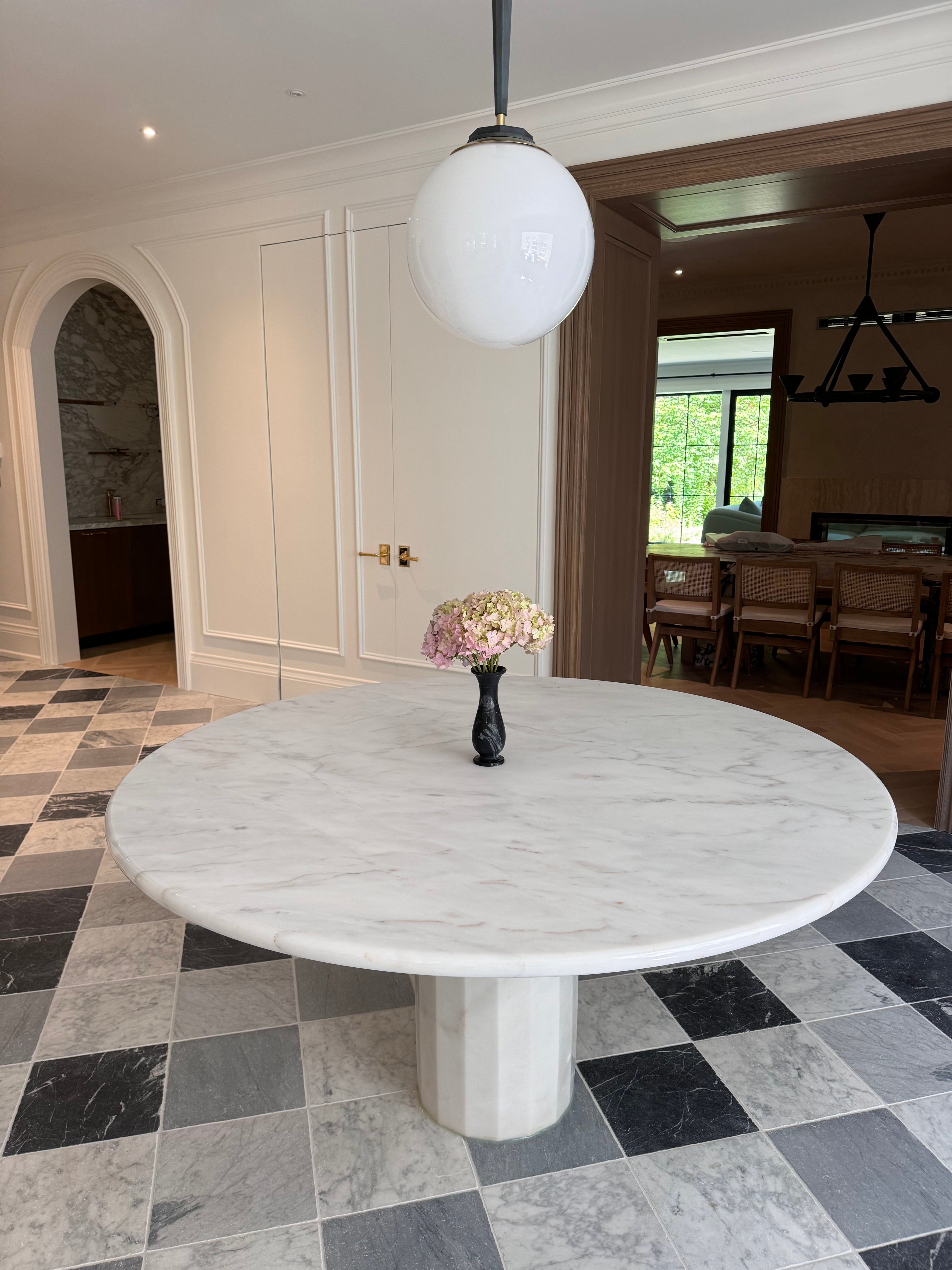 https://a.1stdibscdn.com/white-marble-round-dining-table-with-hexagon-base-for-sale/f_80522/f_388914521723153694570/IMG_5598_org.jpg