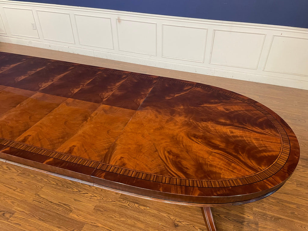 https://a.1stdibscdn.com/oval-mahogany-dining-table-by-leighton-hall-showroom-sample-for-sale-picture-9/f_44162/f_437712421740360400850/IMG_5653_master.jpeg