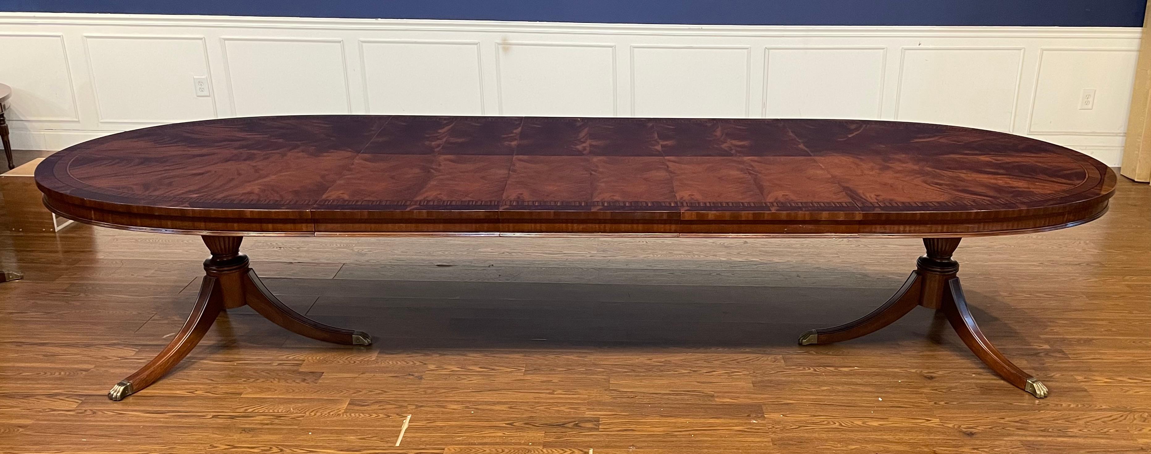 https://a.1stdibscdn.com/oval-mahogany-dining-table-by-leighton-hall-showroom-sample-for-sale-picture-4/f_44162/f_437712421740360365994/IMG_5656_master.jpeg