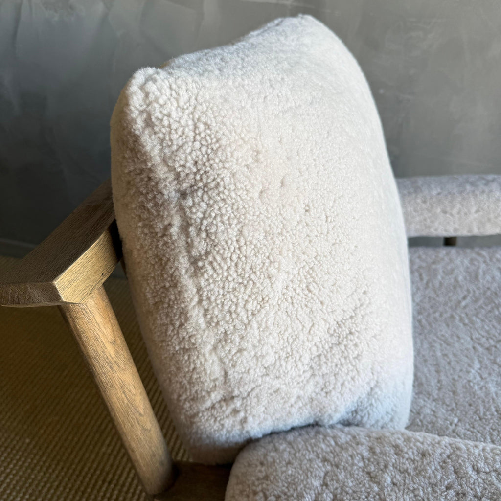 https://a.1stdibscdn.com/frances-white-oak-chair-upholstered-in-100-genuine-sheepskin-for-sale-picture-9/f_18223/f_492177521773434724750/IMG_5701_master.jpeg