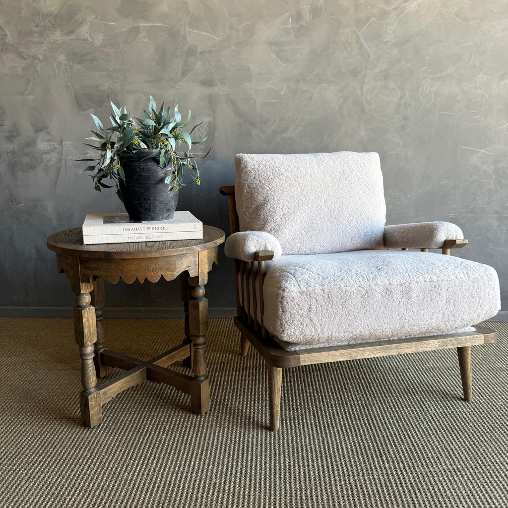 https://a.1stdibscdn.com/frances-white-oak-chair-upholstered-in-100-genuine-sheepskin-for-sale-picture-8/f_18223/f_492177521773434733533/IMG_5705_master.jpeg