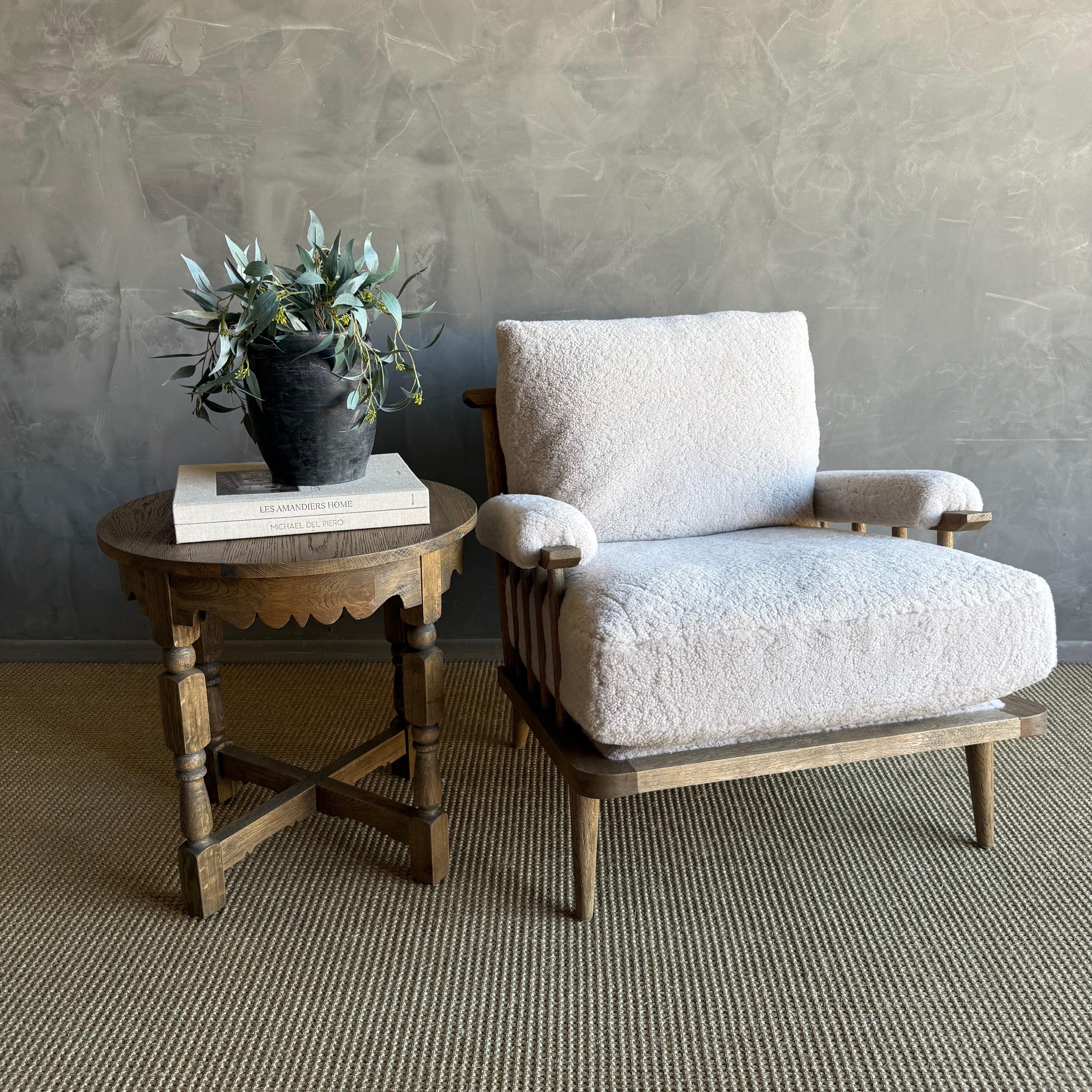 https://a.1stdibscdn.com/frances-white-oak-chair-upholstered-in-100-genuine-sheepskin-for-sale-picture-2/f_18223/f_492177521773434741479/IMG_5706_master.jpeg