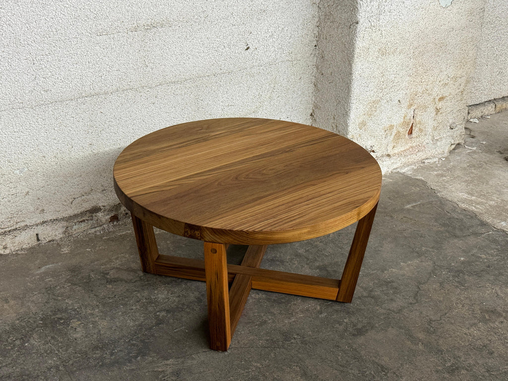 https://a.1stdibscdn.com/coro-contemporary-round-coffee-table-for-sale-picture-4/f_68512/f_434405821738521712208/IMG_5713_master.JPG