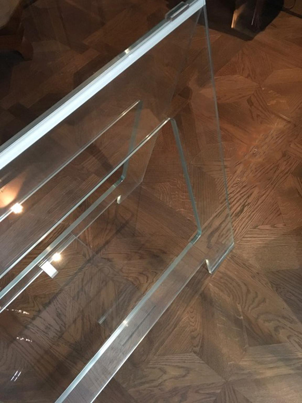 https://a.1stdibscdn.com/21st-century-italian-modern-design-crystal-desk-or-dining-table-with-easels-for-sale-picture-9/f_36621/f_274281221645119212343/IMG_5799_master.JPG