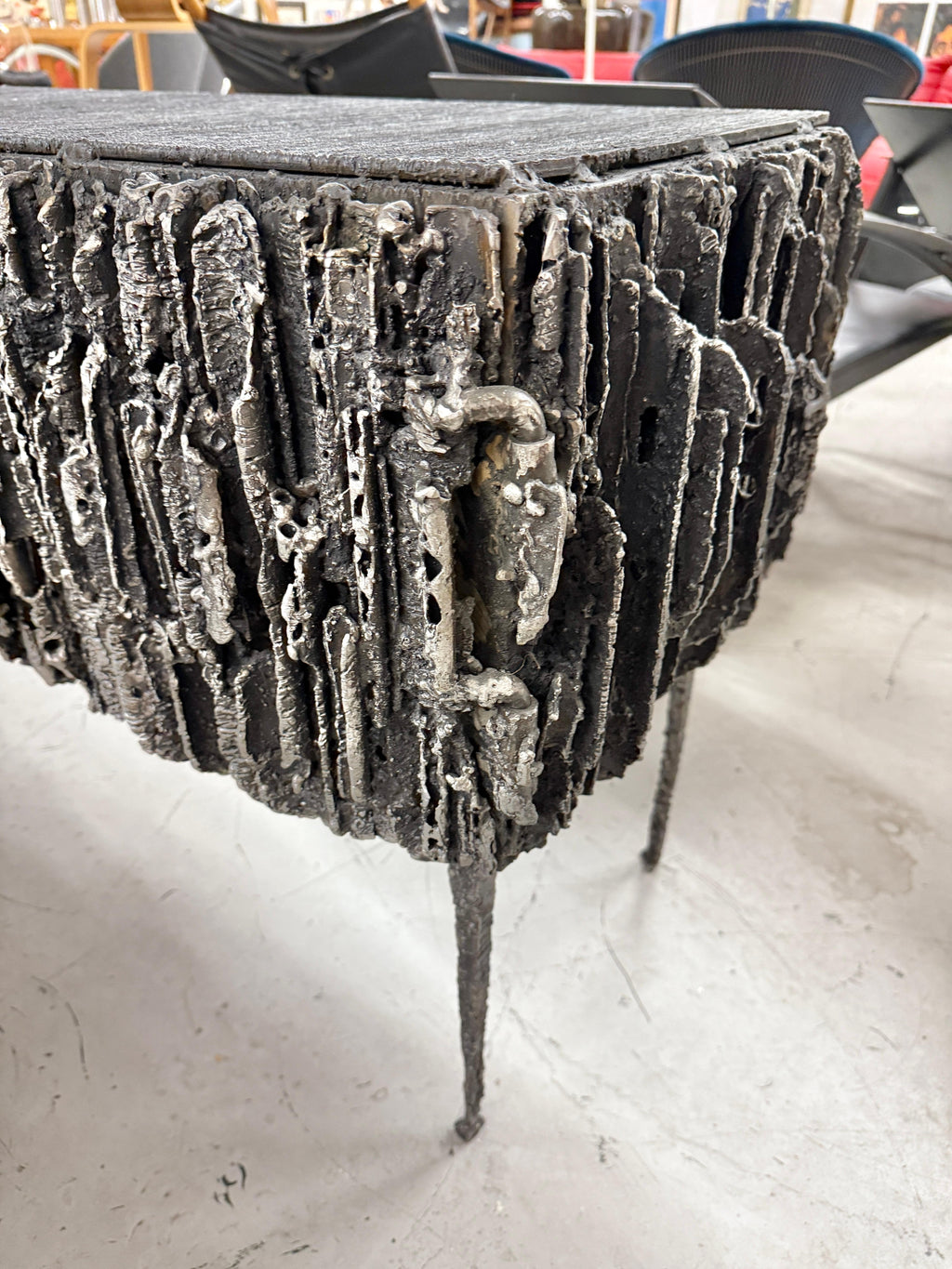 https://a.1stdibscdn.com/2021-james-bearden-brutalist-corinthian-cabinet-in-plasma-carved-steel-for-sale-picture-11/f_8350/f_464729721756588844933/IMG_5817_master.jpeg