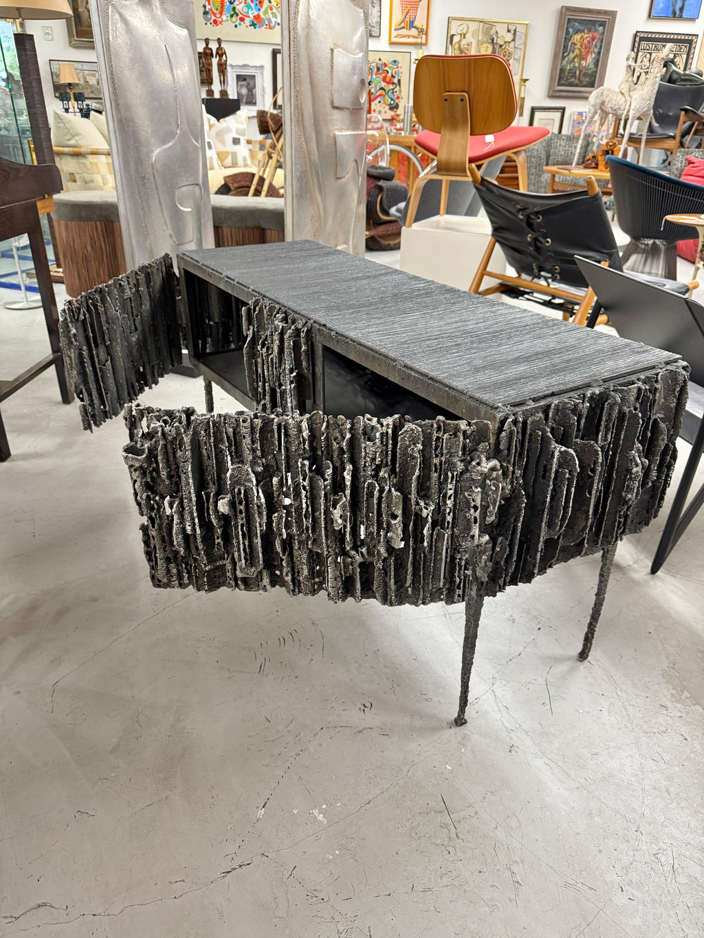 https://a.1stdibscdn.com/2021-james-bearden-brutalist-corinthian-cabinet-in-plasma-carved-steel-for-sale-picture-12/f_8350/f_464729721756588845132/IMG_5818_master.jpeg