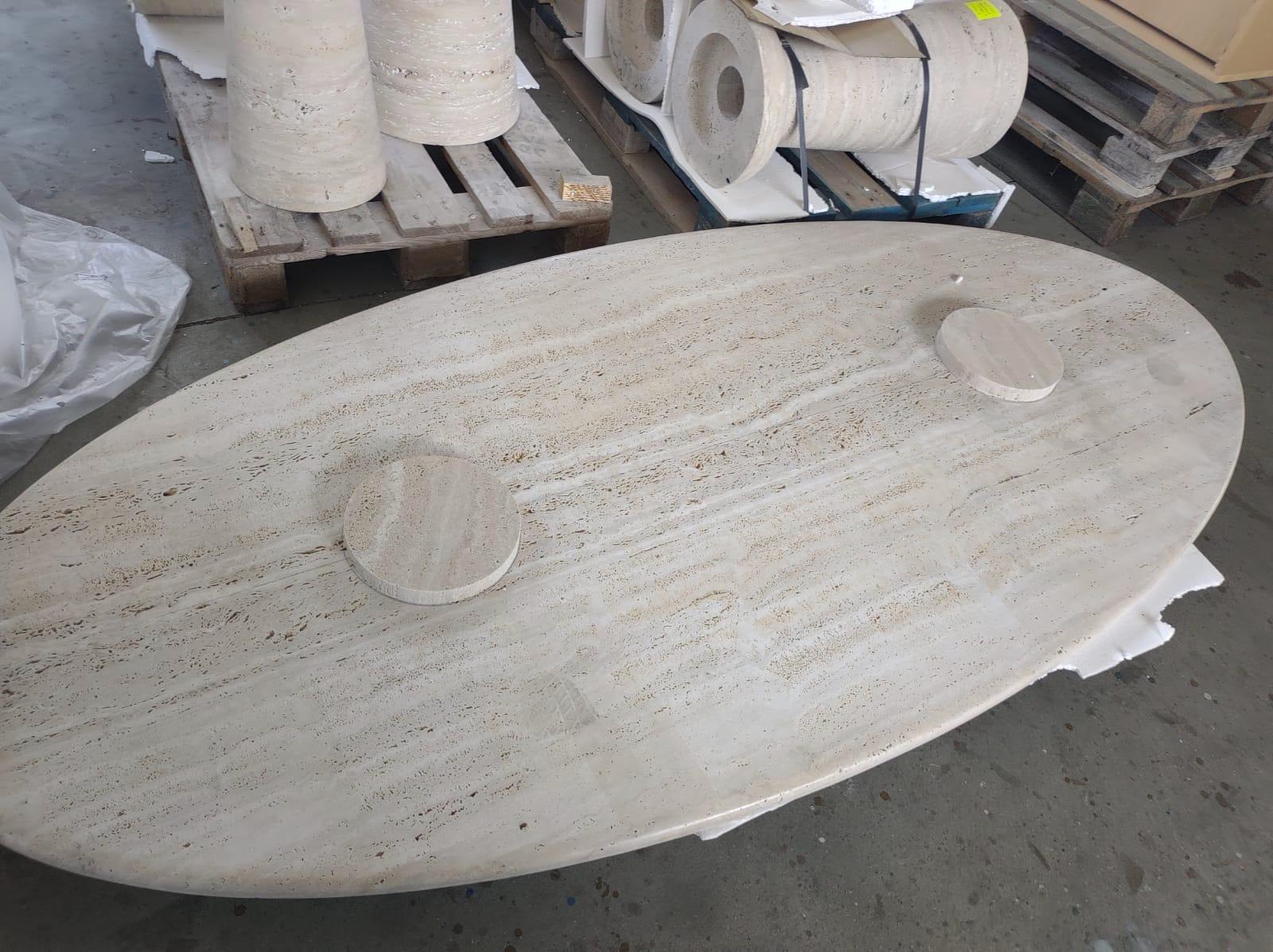https://a.1stdibscdn.com/bespoke-italian-travertine-oval-dining-table-for-sale-picture-16/f_47872/f_452299121748527587760/IMG_5820_master.jpeg