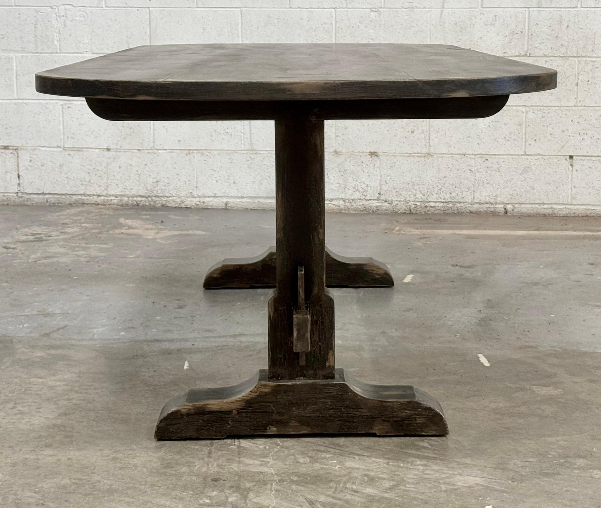 https://a.1stdibscdn.com/custom-painted-evy-trestle-table-built-to-order-by-petersen-antiques-for-sale-picture-7/f_8065/f_446692921745242705977/IMG_5869_master.jpeg