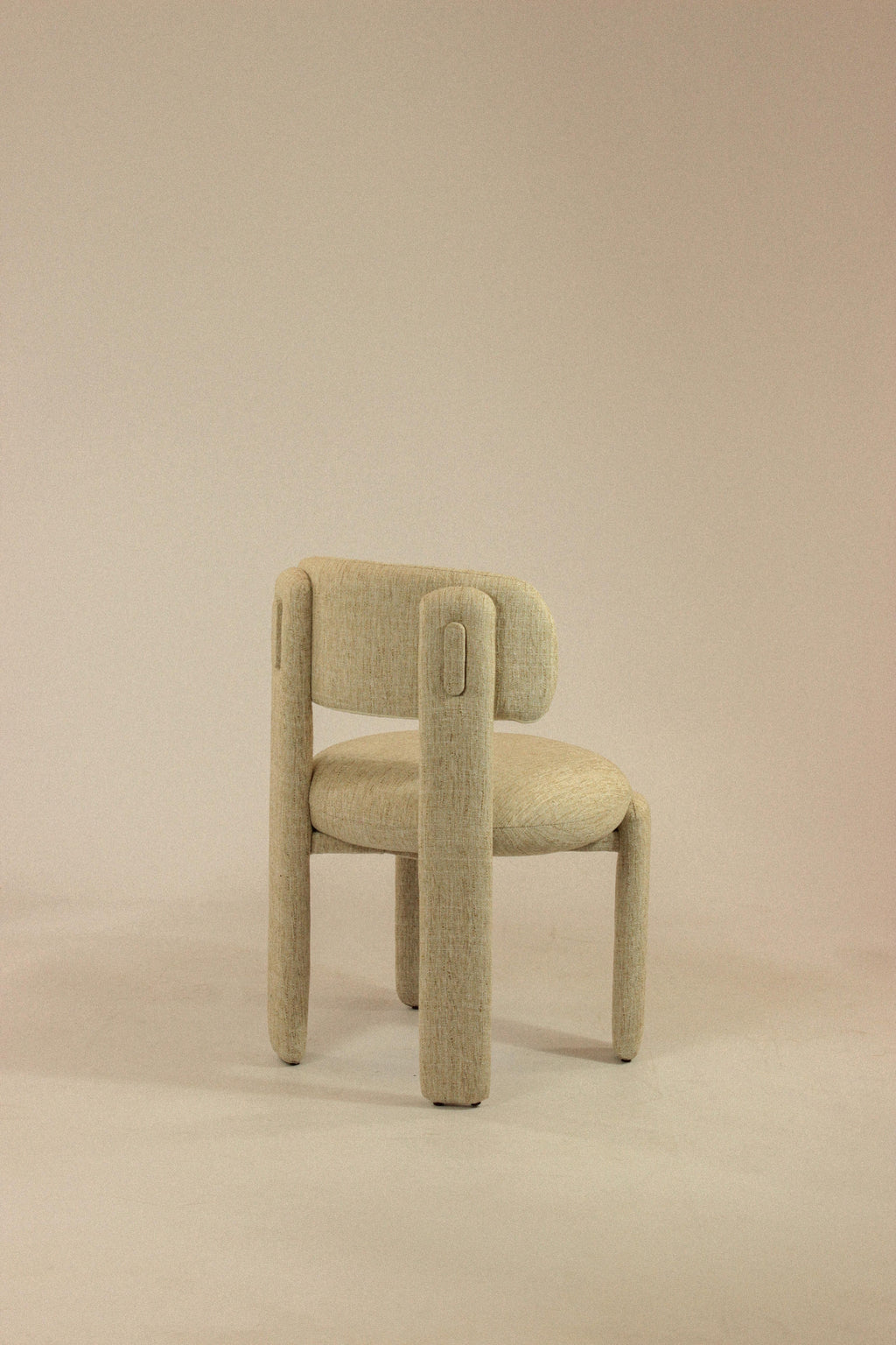 https://a.1stdibscdn.com/handmade-contemporary-mambo-unlimited-ideas-choux-vienna-beige-chair-for-sale-picture-4/f_40973/f_455640121750686852961/IMG_5933_master.jpg
