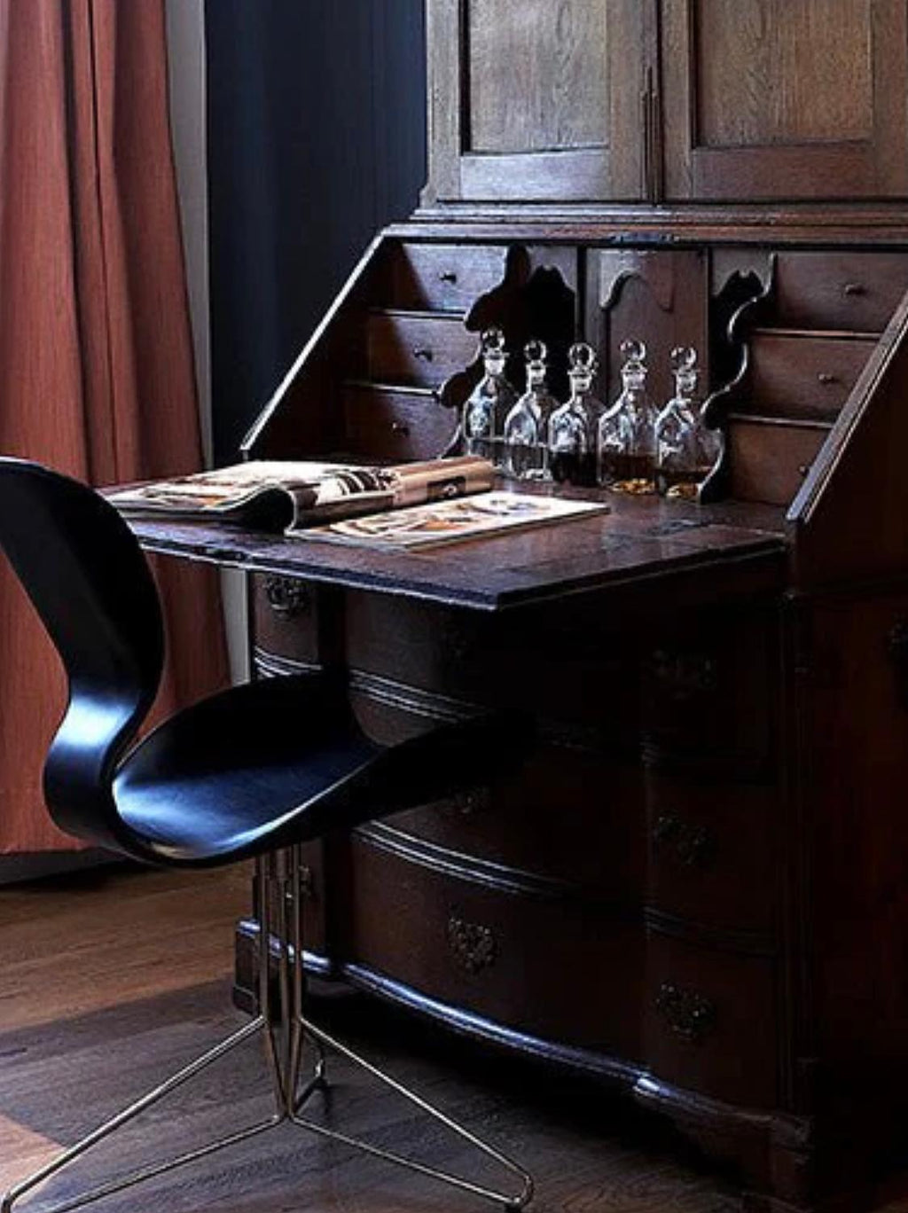 https://a.1stdibscdn.com/k2-koi-leather-hand-made-swivel-chair-for-sale-picture-12/f_57272/f_240345521725272705789/IMG_5933_master.jpeg