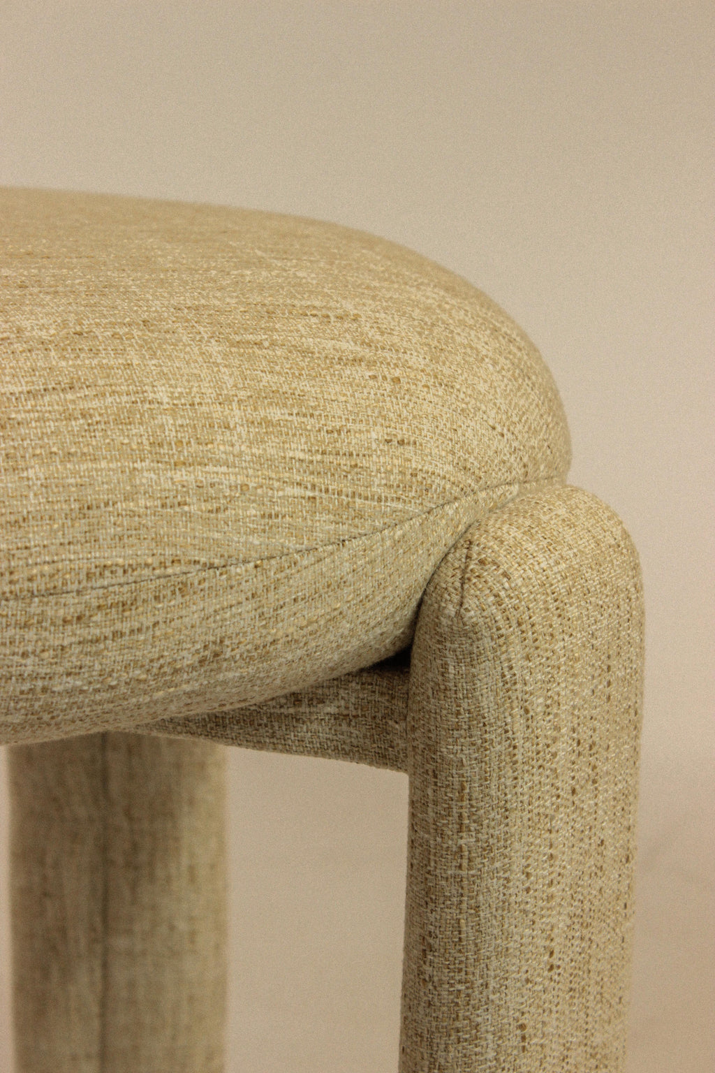 https://a.1stdibscdn.com/handmade-contemporary-mambo-unlimited-ideas-choux-vienna-beige-chair-for-sale-picture-11/f_40973/f_455640121750686316356/IMG_5947_master.jpg