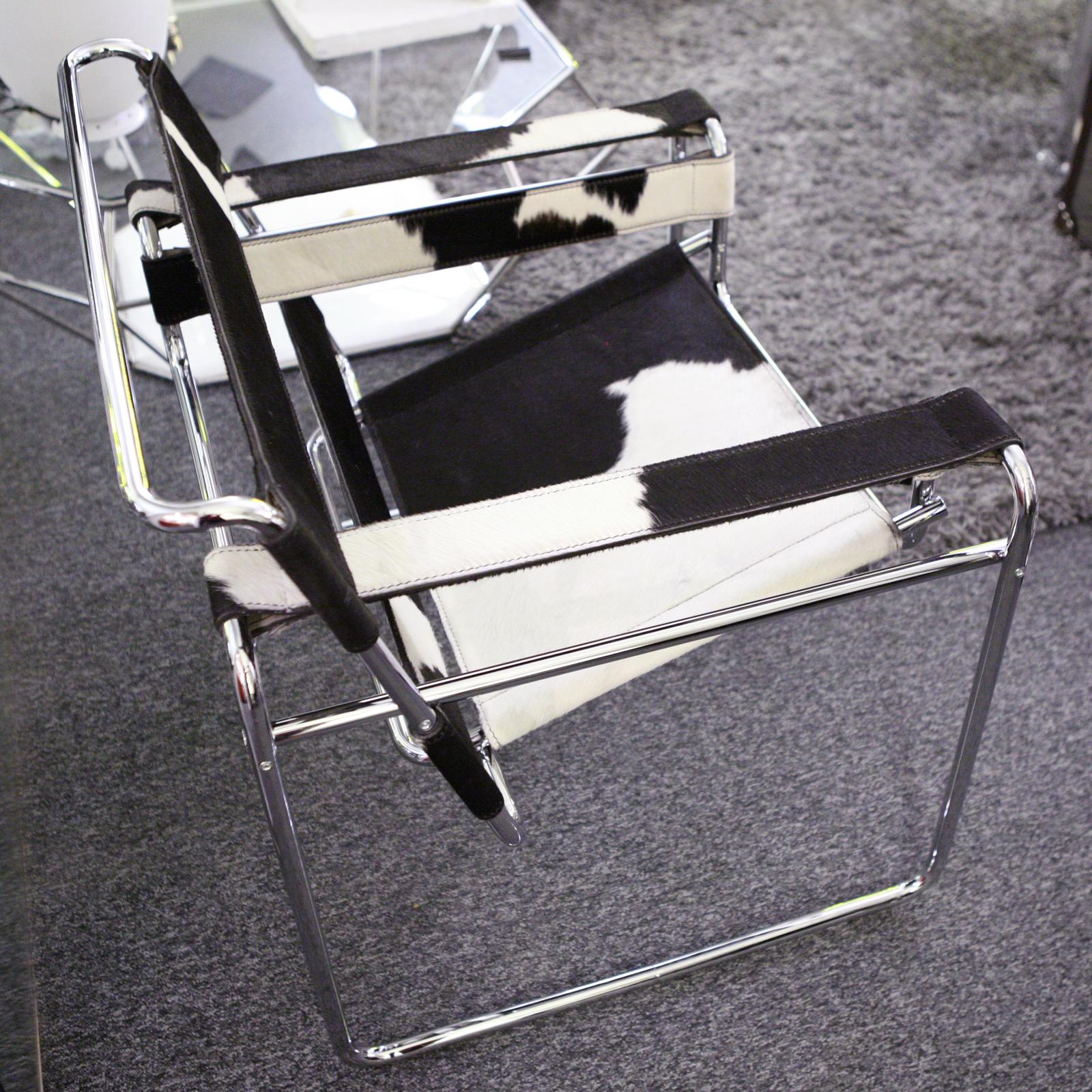 https://a.1stdibscdn.com/wassily-cowhide-2-armchair-for-sale-picture-4/f_14282/1551350211557/IMG_5960_master.JPG