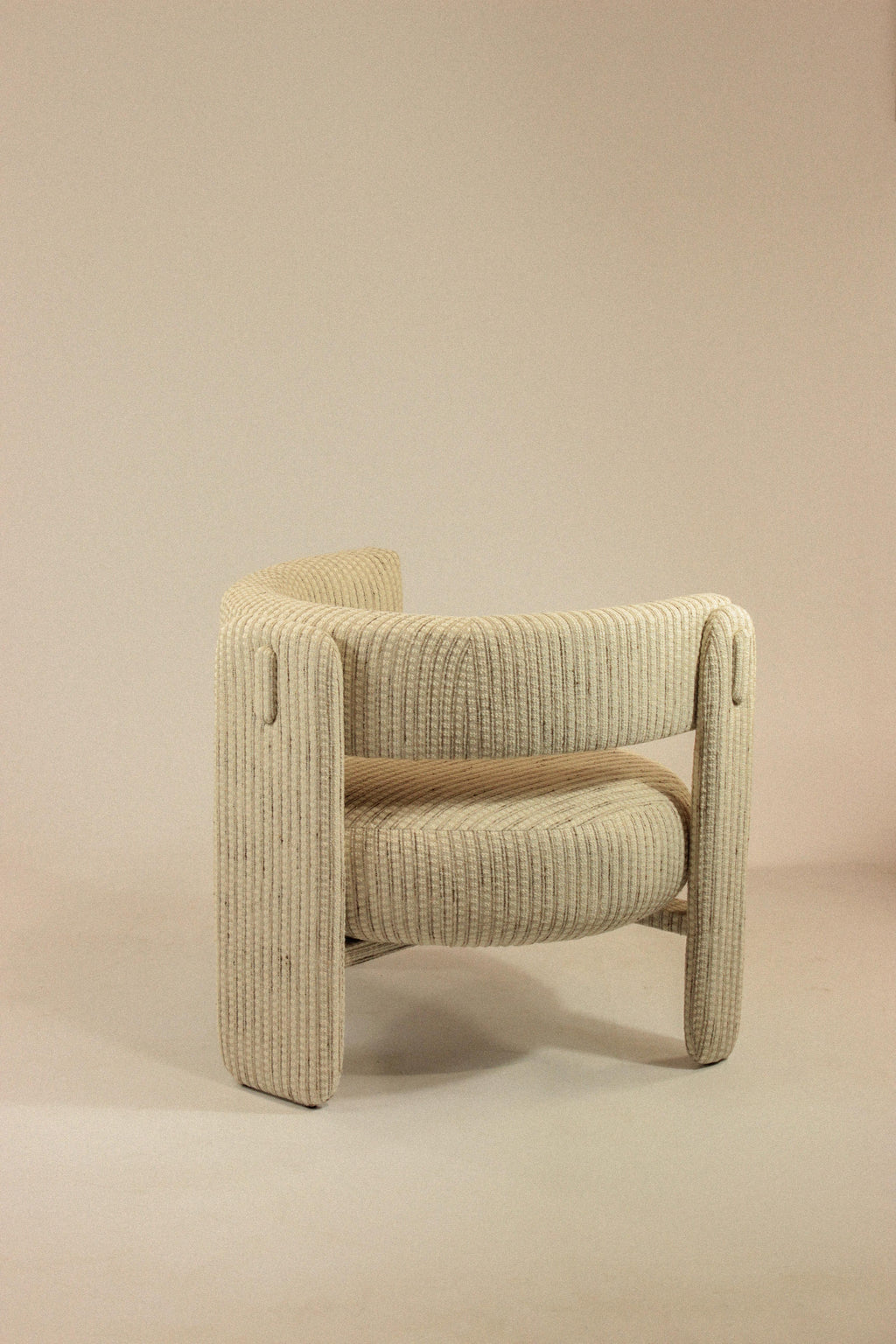 https://a.1stdibscdn.com/choux-armchair-with-gilman-shingle-fabric-and-fabric-applications-for-sale-picture-3/f_40973/f_455646321750688103647/IMG_5988_master.jpg