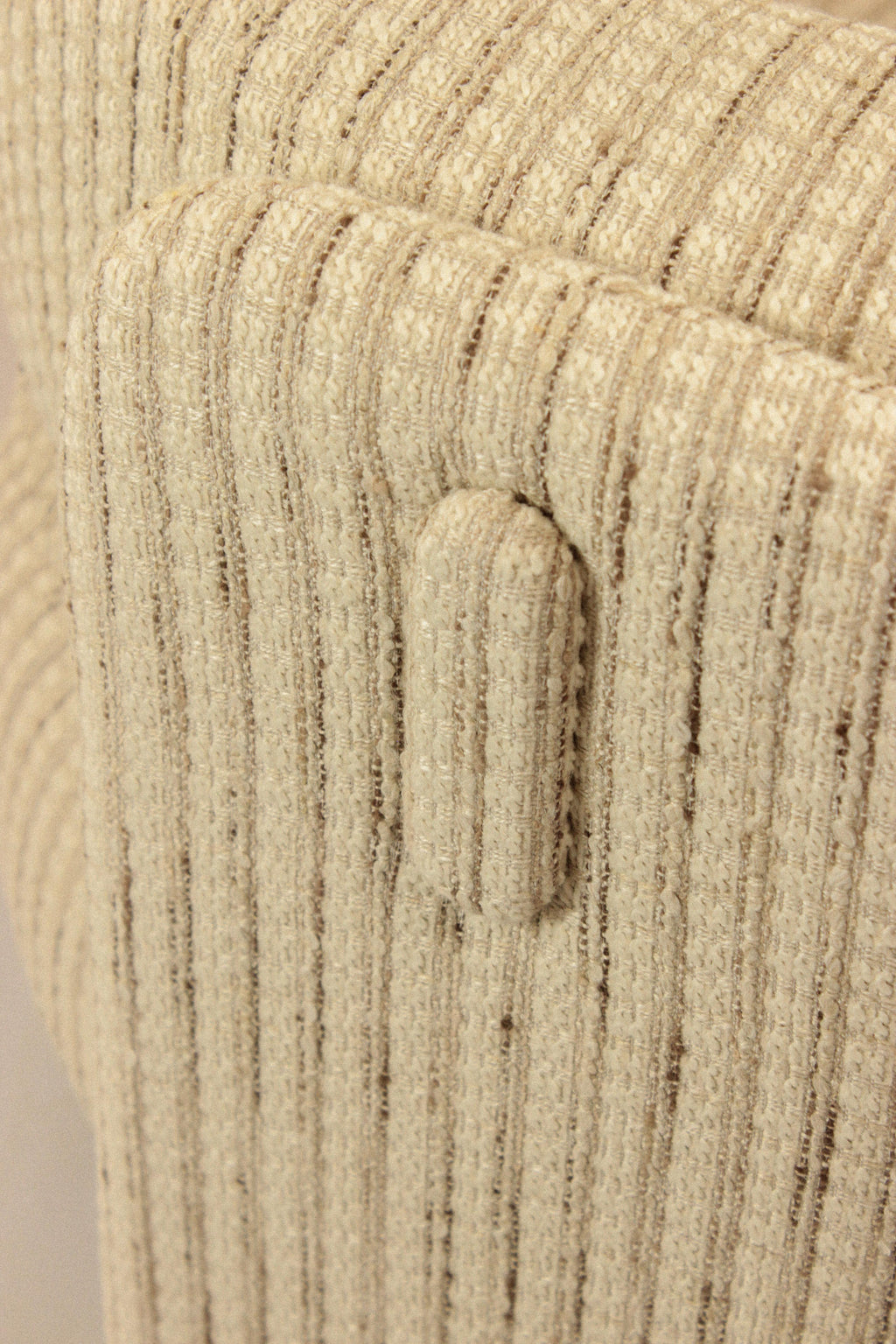 https://a.1stdibscdn.com/choux-armchair-with-gilman-shingle-fabric-and-fabric-applications-for-sale-picture-11/f_40973/f_455646321750687765181/IMG_5998_master.jpg