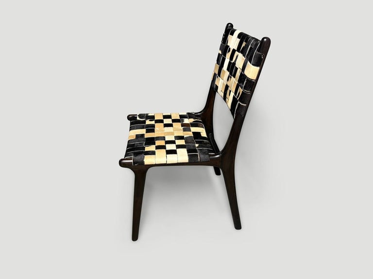 https://a.1stdibscdn.com/andrianna-shamaris-premium-double-backed-cowhide-chair-for-sale-picture-5/f_10806/f_455663121750692052343/IMG_6023_master.jpeg?width=768