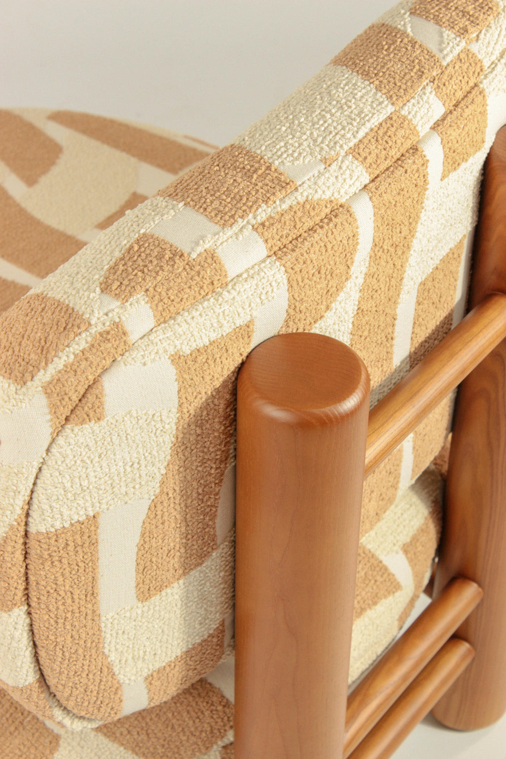 https://a.1stdibscdn.com/dooq-aimi-armchair-in-orange-and-beige-fabrics-for-sale-picture-8/f_54242/f_464195321756216778820/IMG_6030_master.jpg