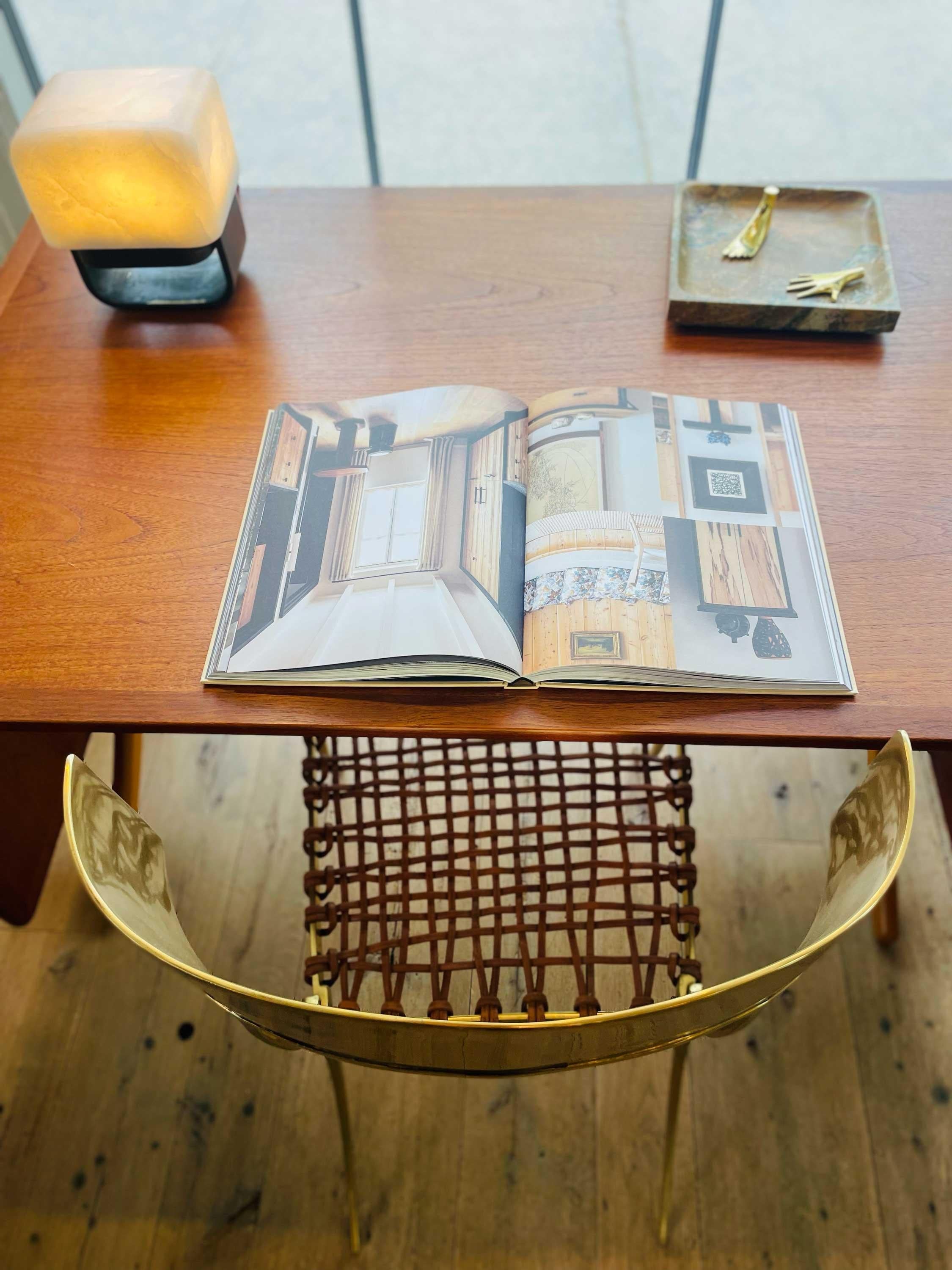 https://a.1stdibscdn.com/klismos-brass-chair-for-sale-picture-5/f_9409/f_351048021694793852090/IMG_6046_master.jpg