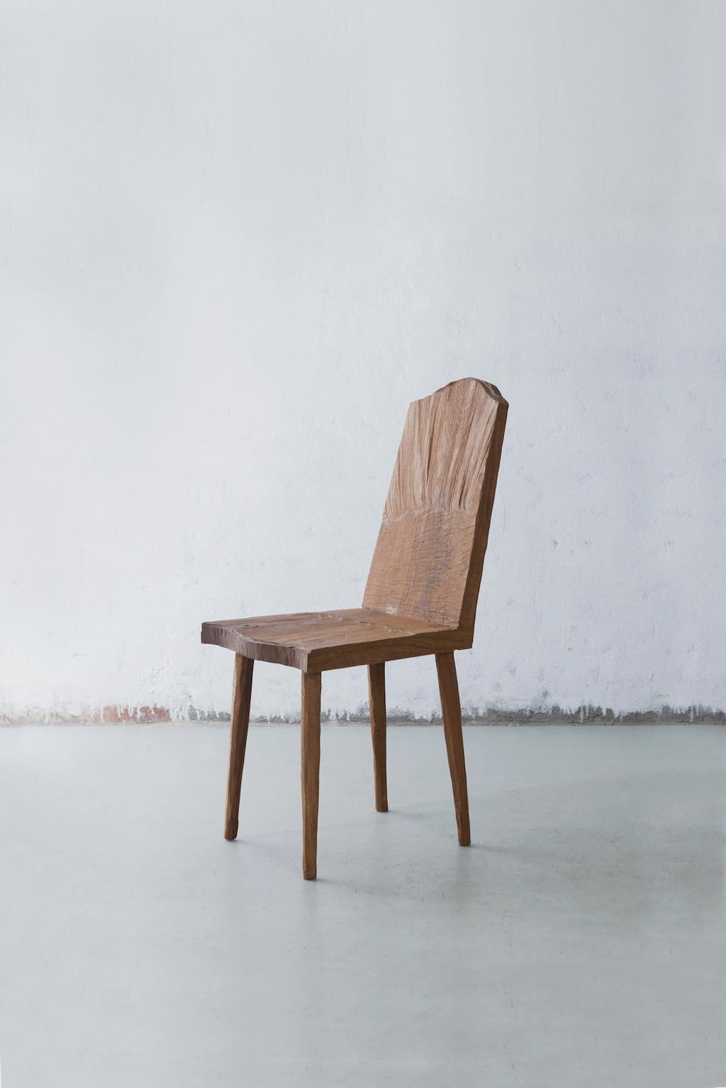 https://a.1stdibscdn.com/sculpted-chair-n1-in-solid-oak-wood-for-sale-picture-2/f_31233/f_296306021658160572930/IMG_6132_master.jpg