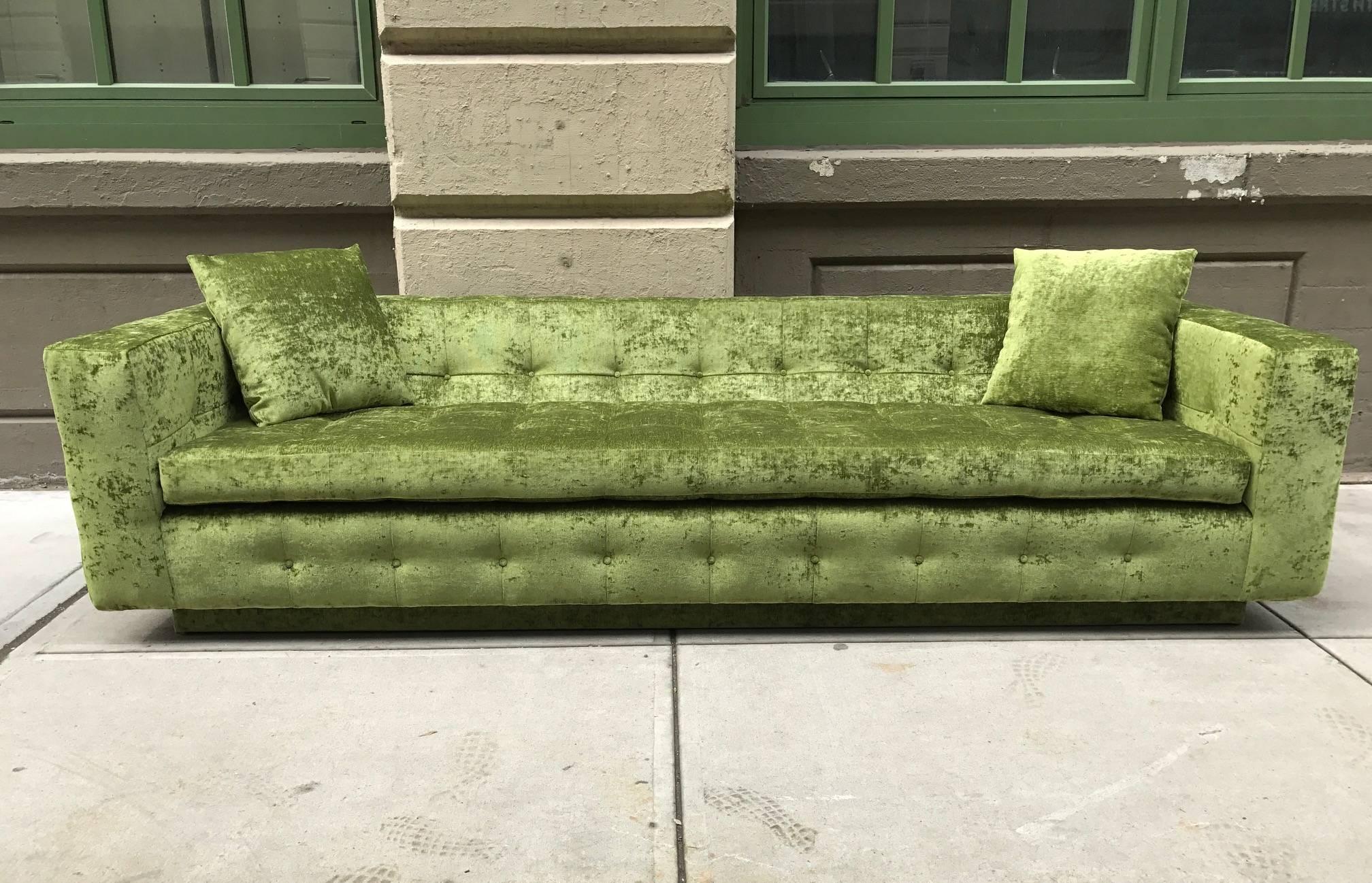 https://a.1stdibscdn.com/custom-tufted-green-velvet-sofa-custom-design-for-sale-picture-3/f_9137/f_181863411583289580423/IMG_6132_master.jpg