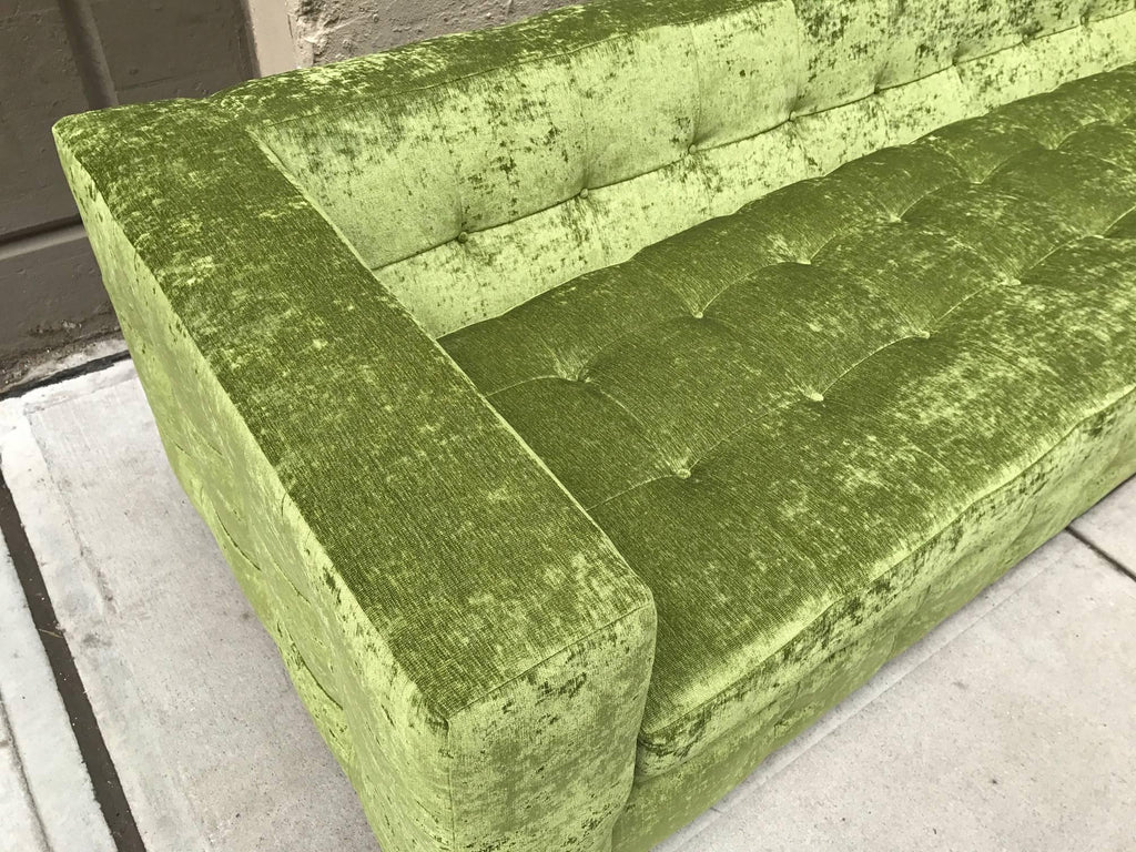 https://a.1stdibscdn.com/custom-tufted-green-velvet-sofa-custom-design-for-sale-picture-6/f_9137/f_181863411583289581883/IMG_6143_master.jpg