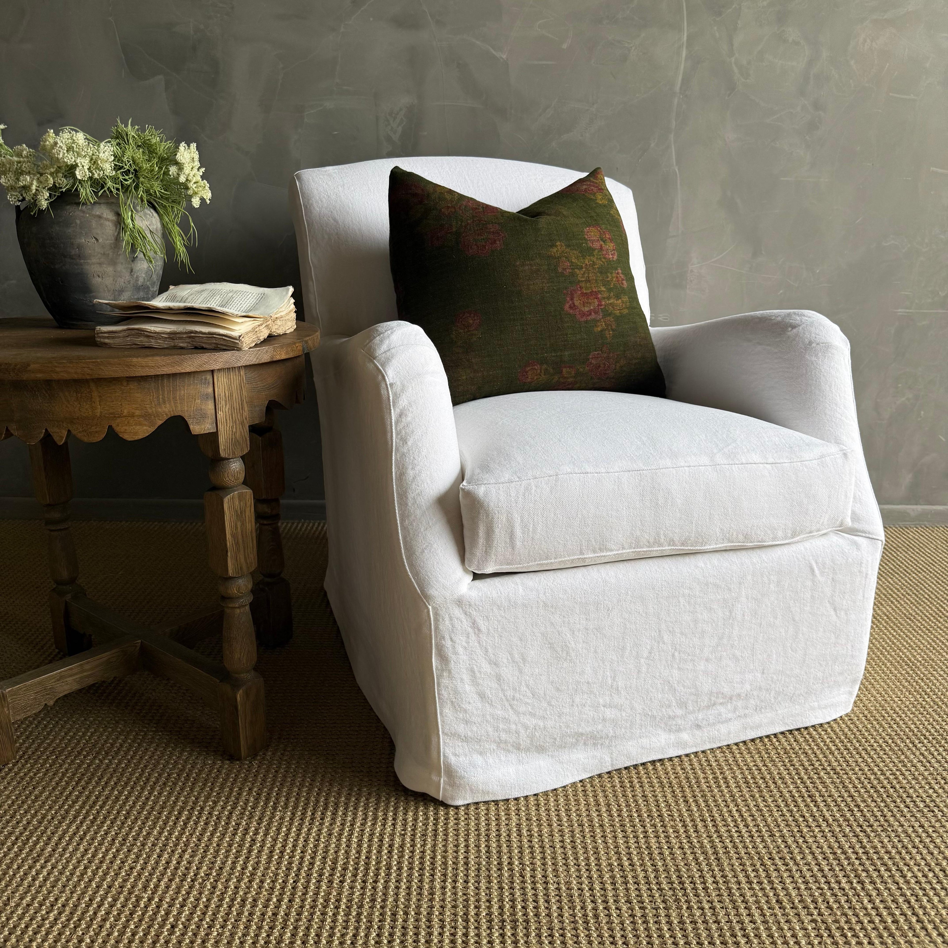 https://a.1stdibscdn.com/custom-slip-covered-linen-english-arm-chair-made-to-order-with-down-cushion-for-sale-picture-2/f_18223/f_494478121774907663096/IMG_6322_copy_master.jpeg