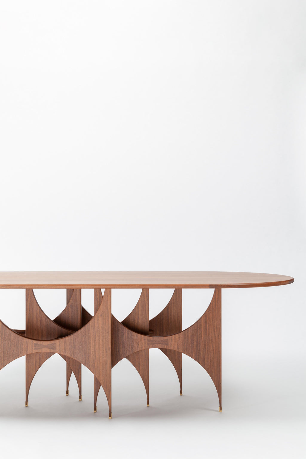 https://a.1stdibscdn.com/contemporary-oblong-table-butterfly-by-hannes-peer-for-sale-picture-2/f_16392/f_260339421636377341826/IMG_6396_master.jpg